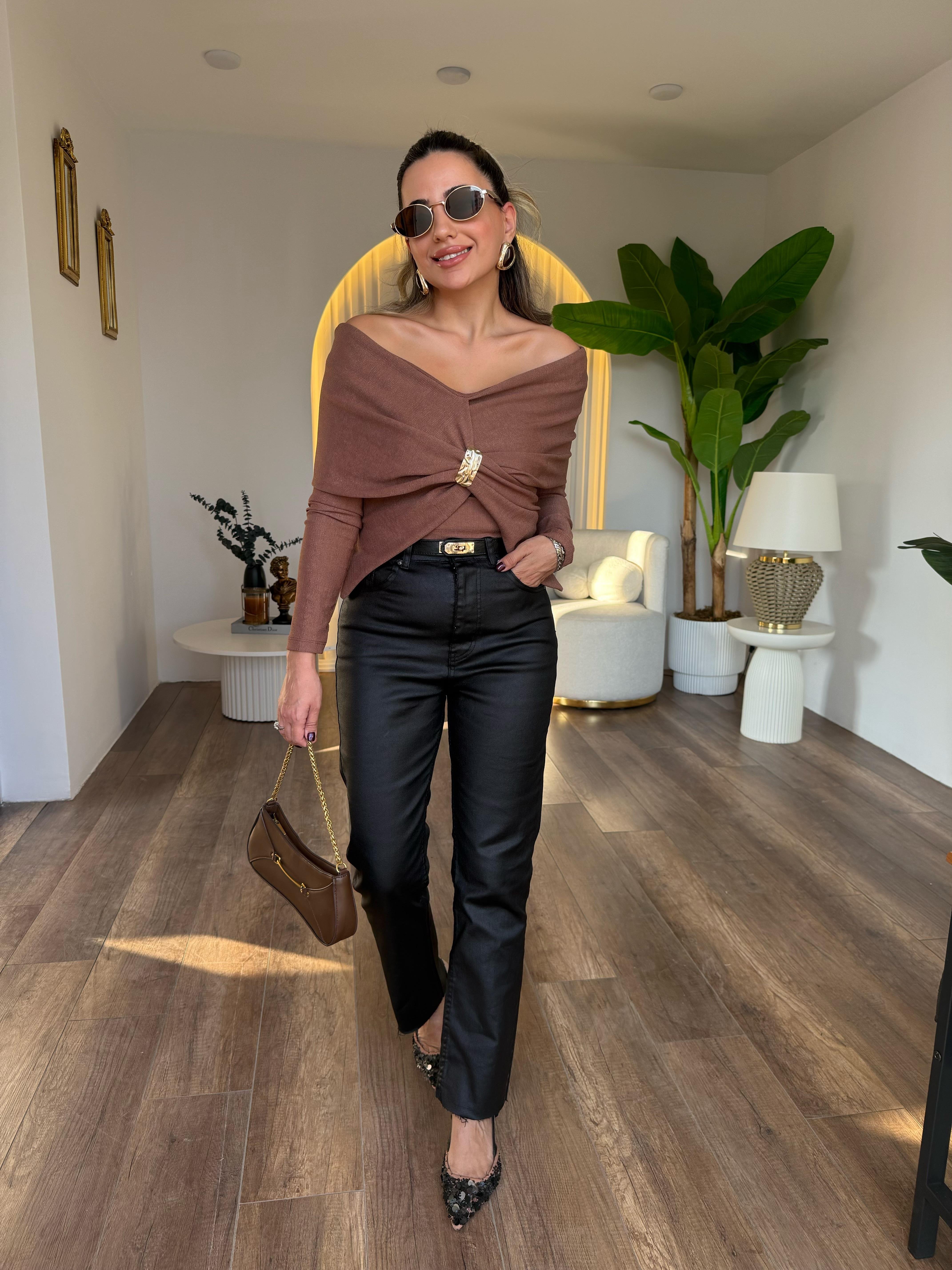 10939 Madonna Yaka Gold Detaylı Bluz