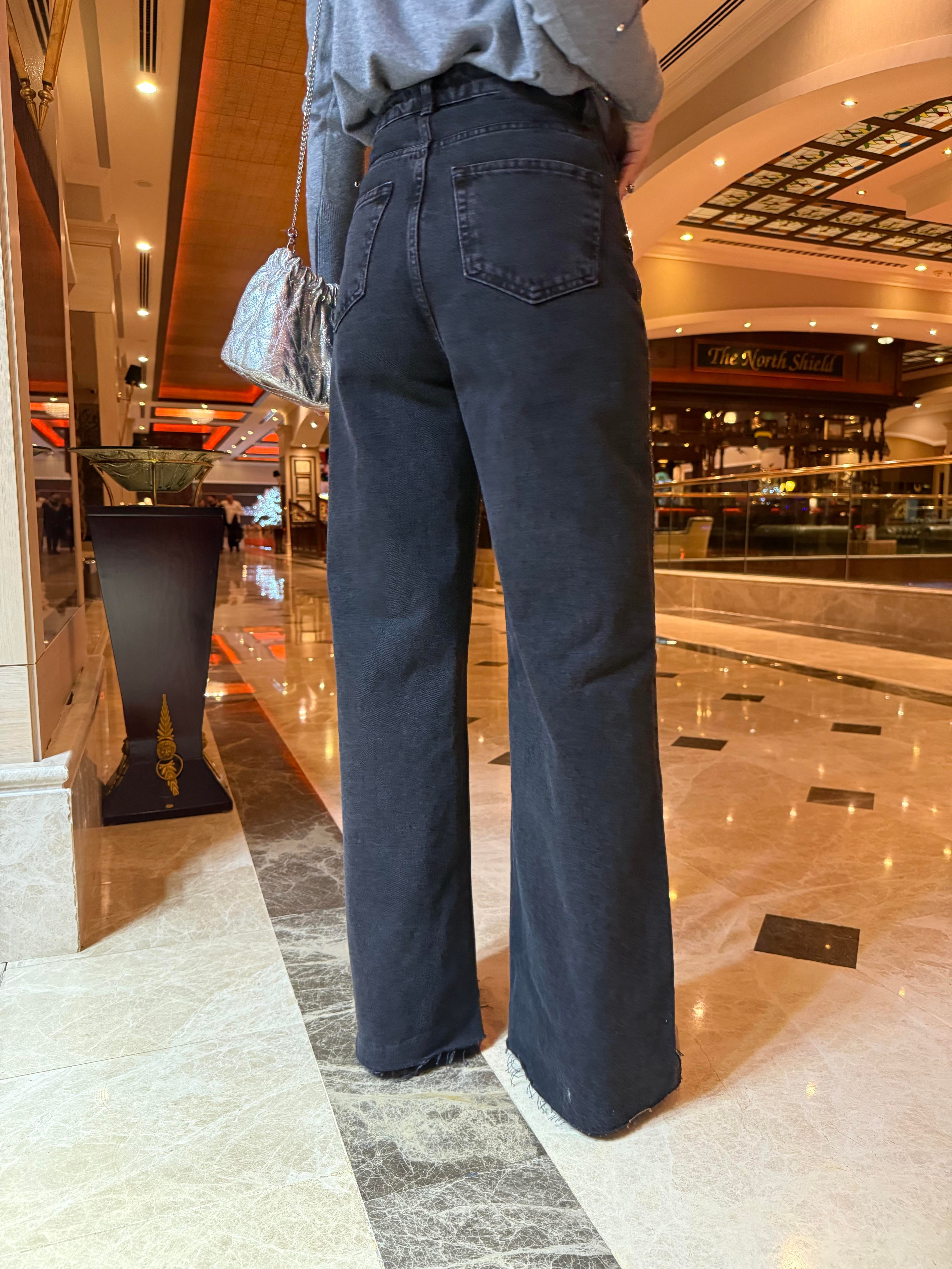 11094 Önü Serpme Taşlı Jean
