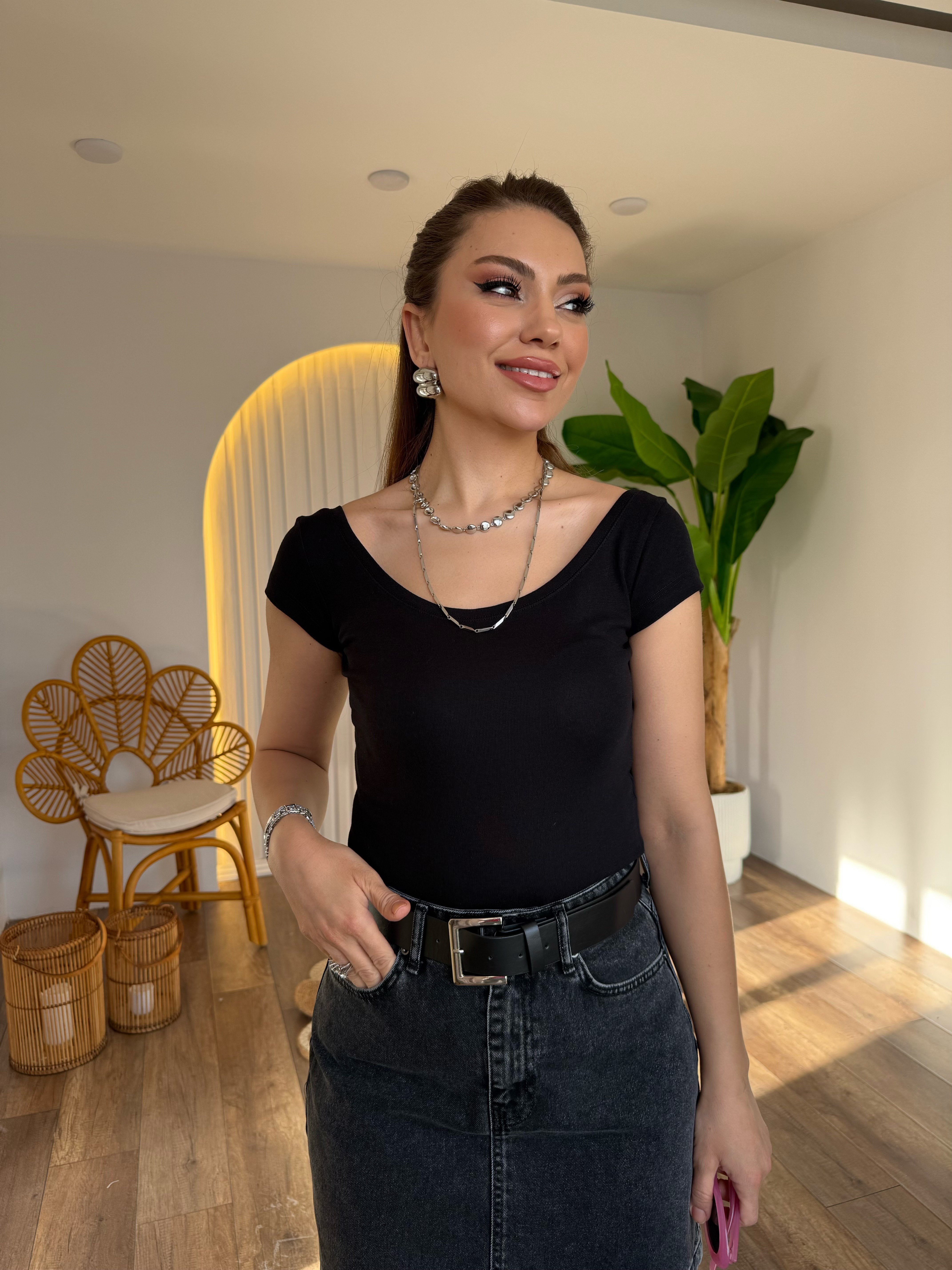 11245 Kayık Yaka Tshirt