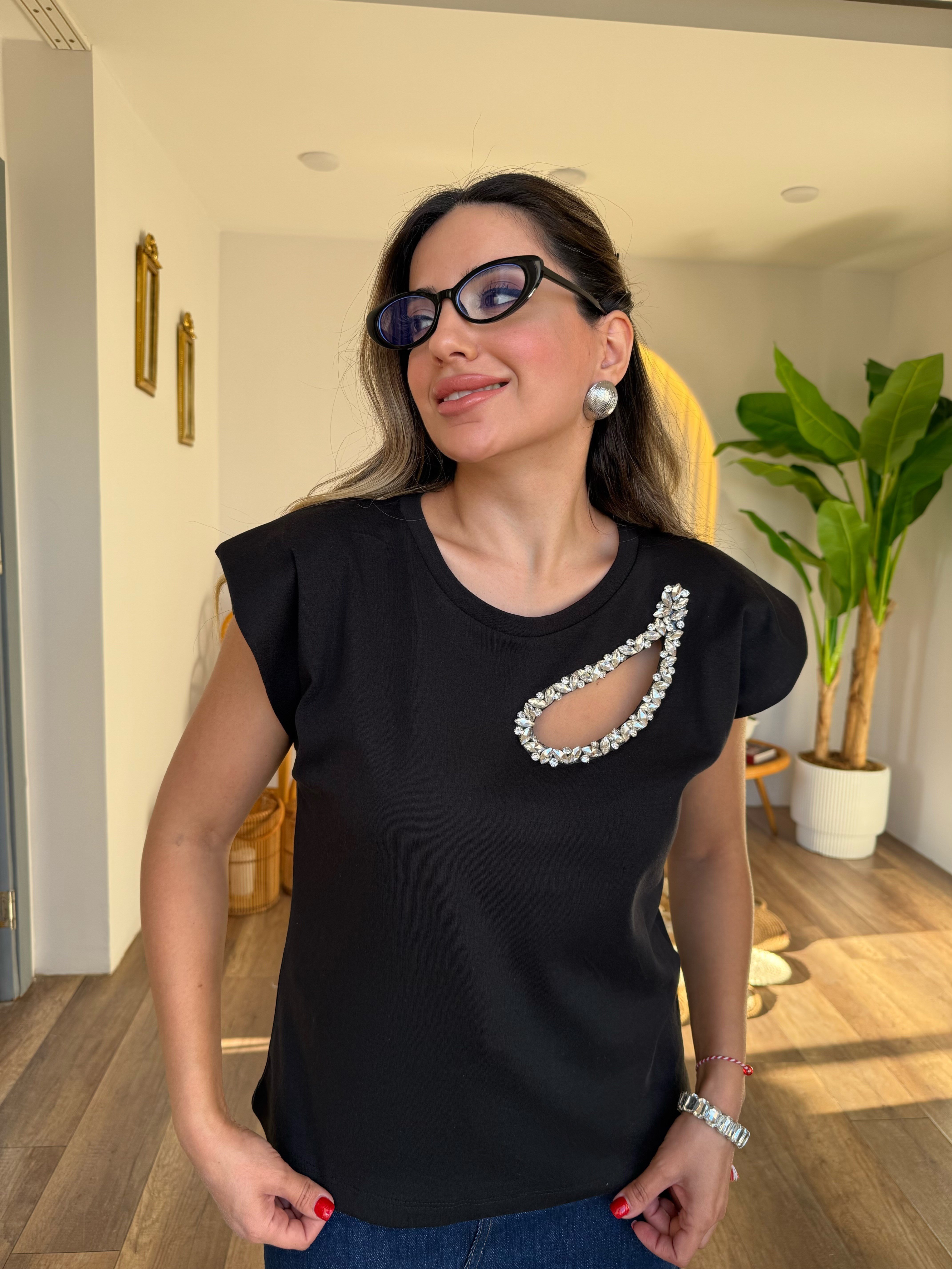 11272 Damla Taş Detaylı Tshirt