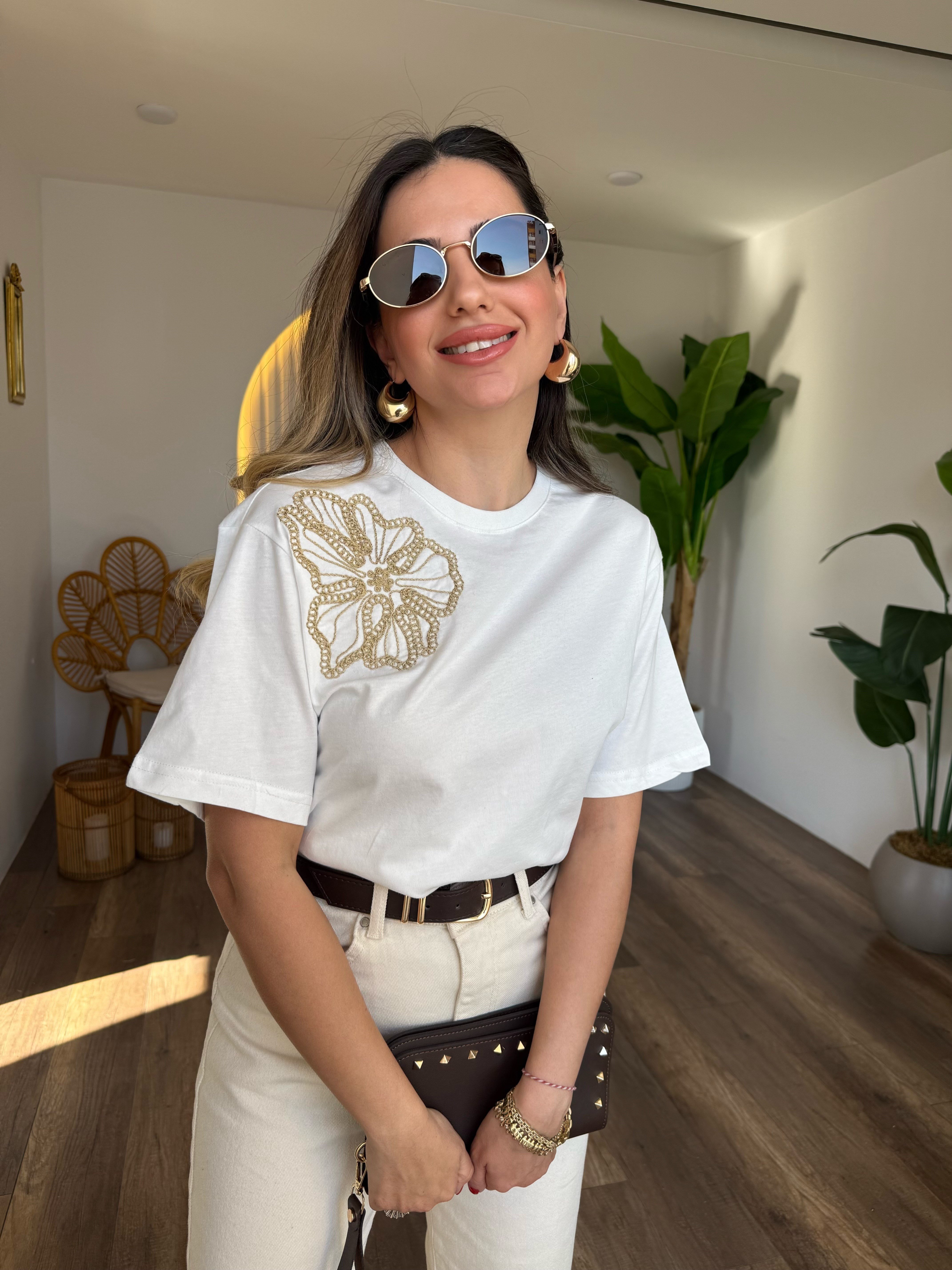 11421 Çiçek İşlemeli Tshirt
