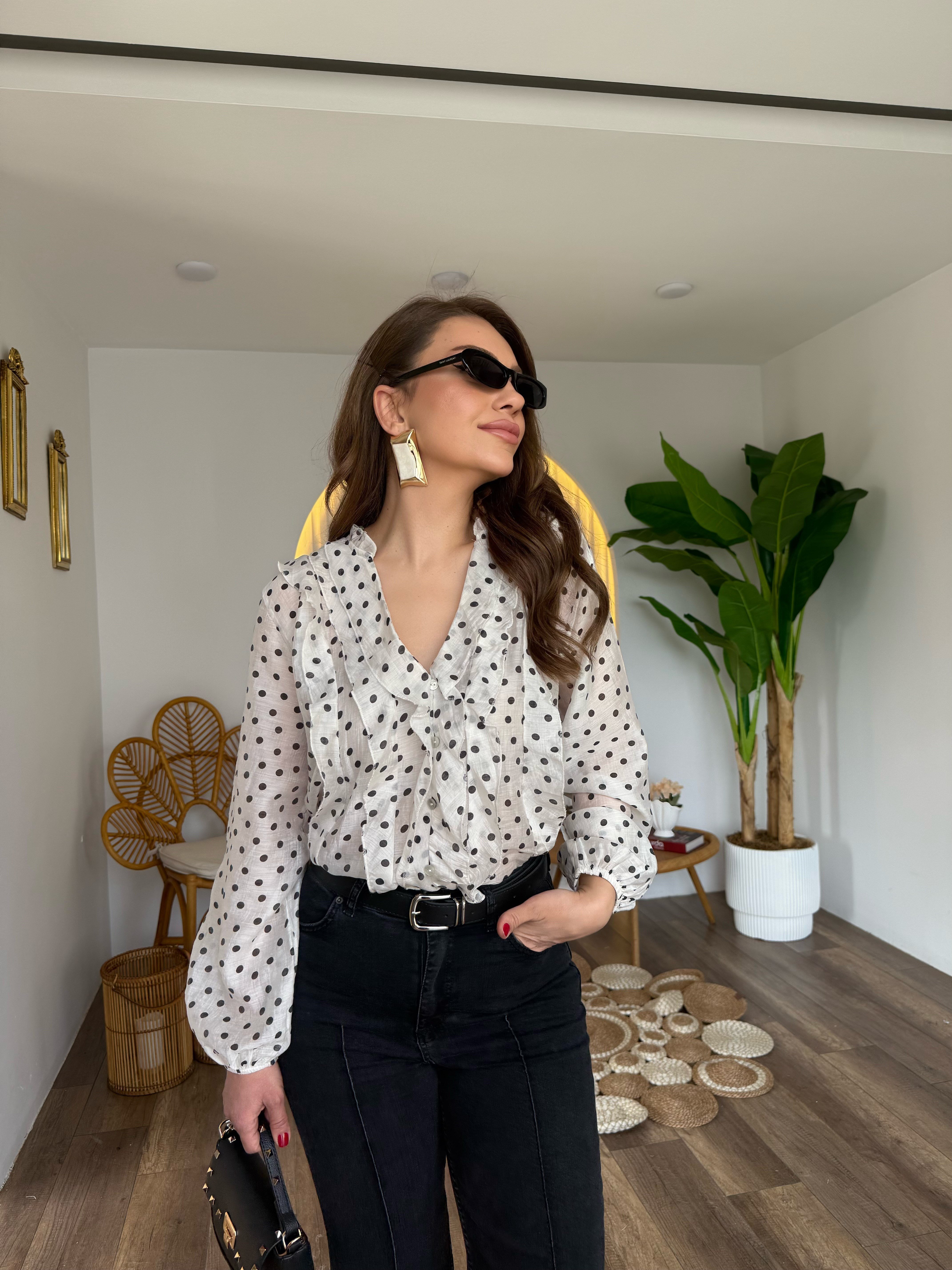 11566 Puantiye Detaylı Fırfırlı Bluz