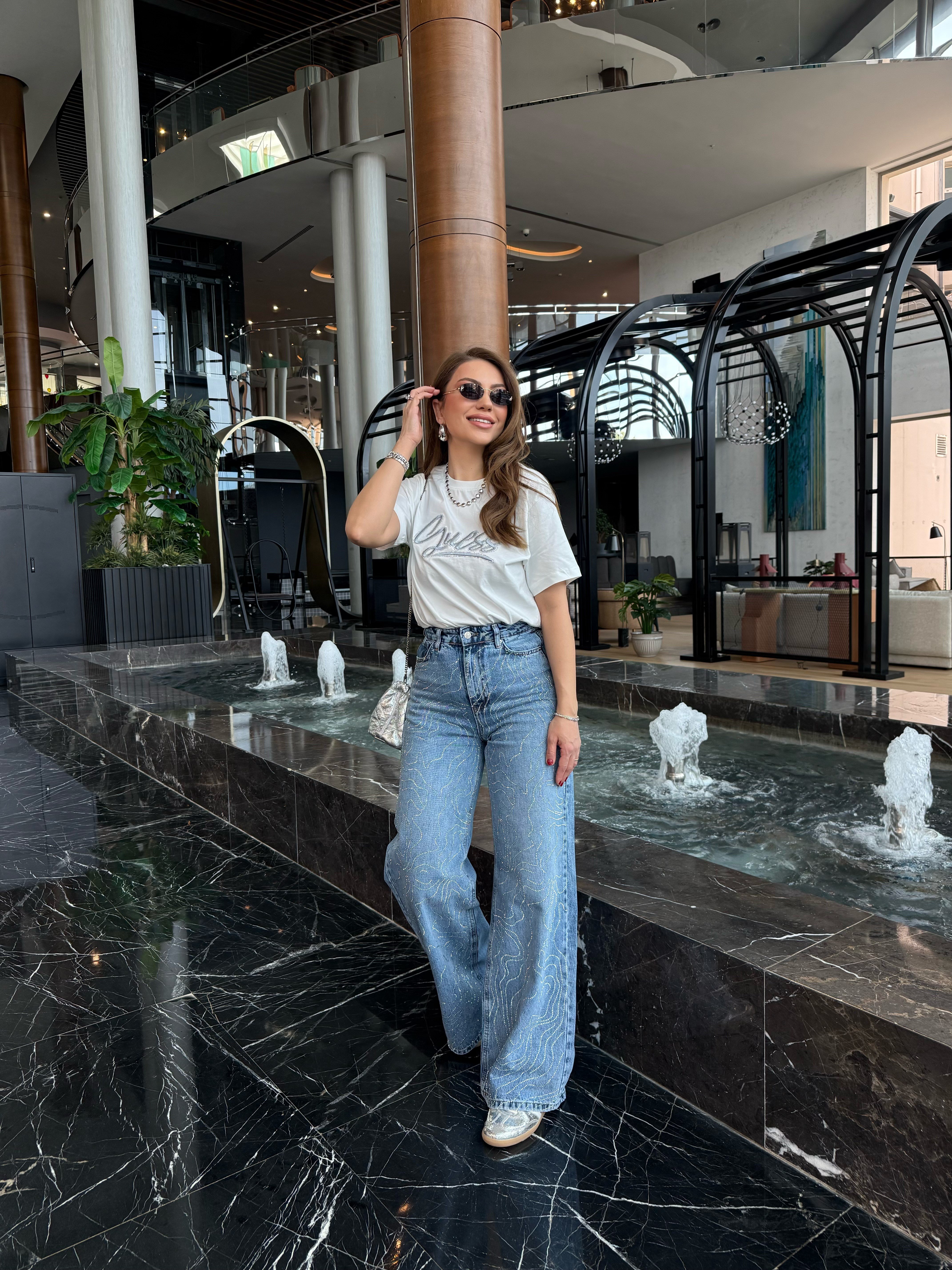 11587 Gu. Gri Taşlı Nakışlı Tshirt