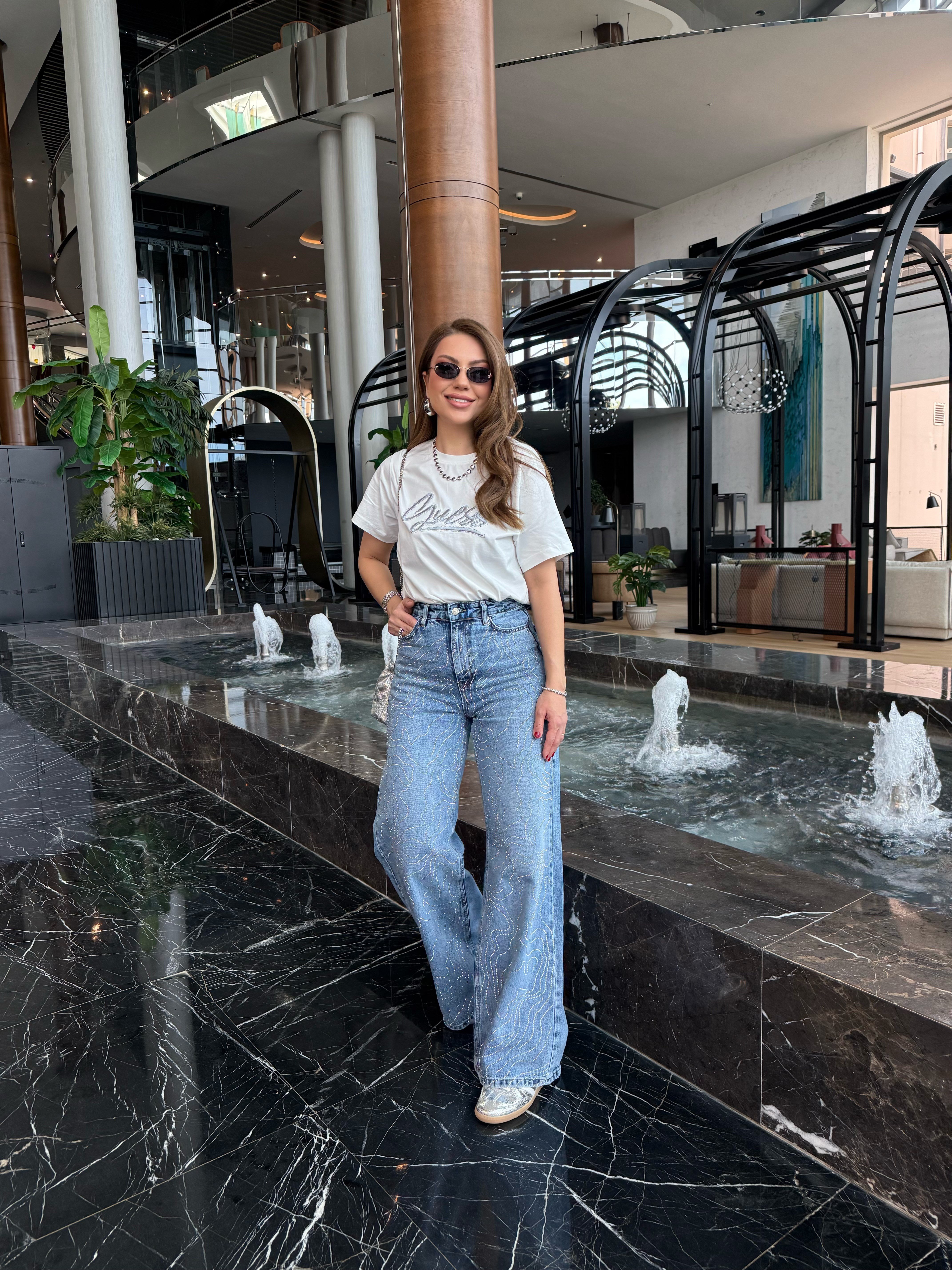 11587 Gu. Gri Taşlı Nakışlı Tshirt