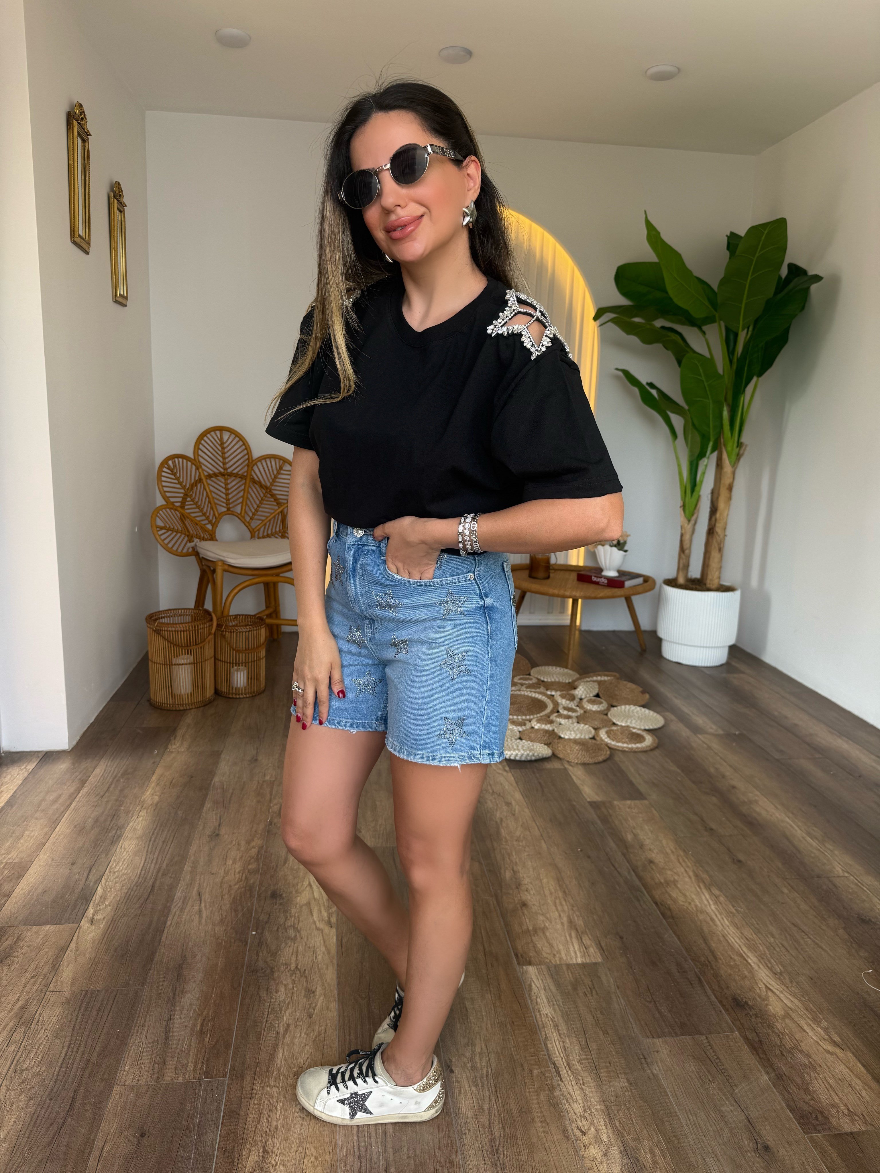 11588 Omuzu Taşlı Yıldızlı Tshirt