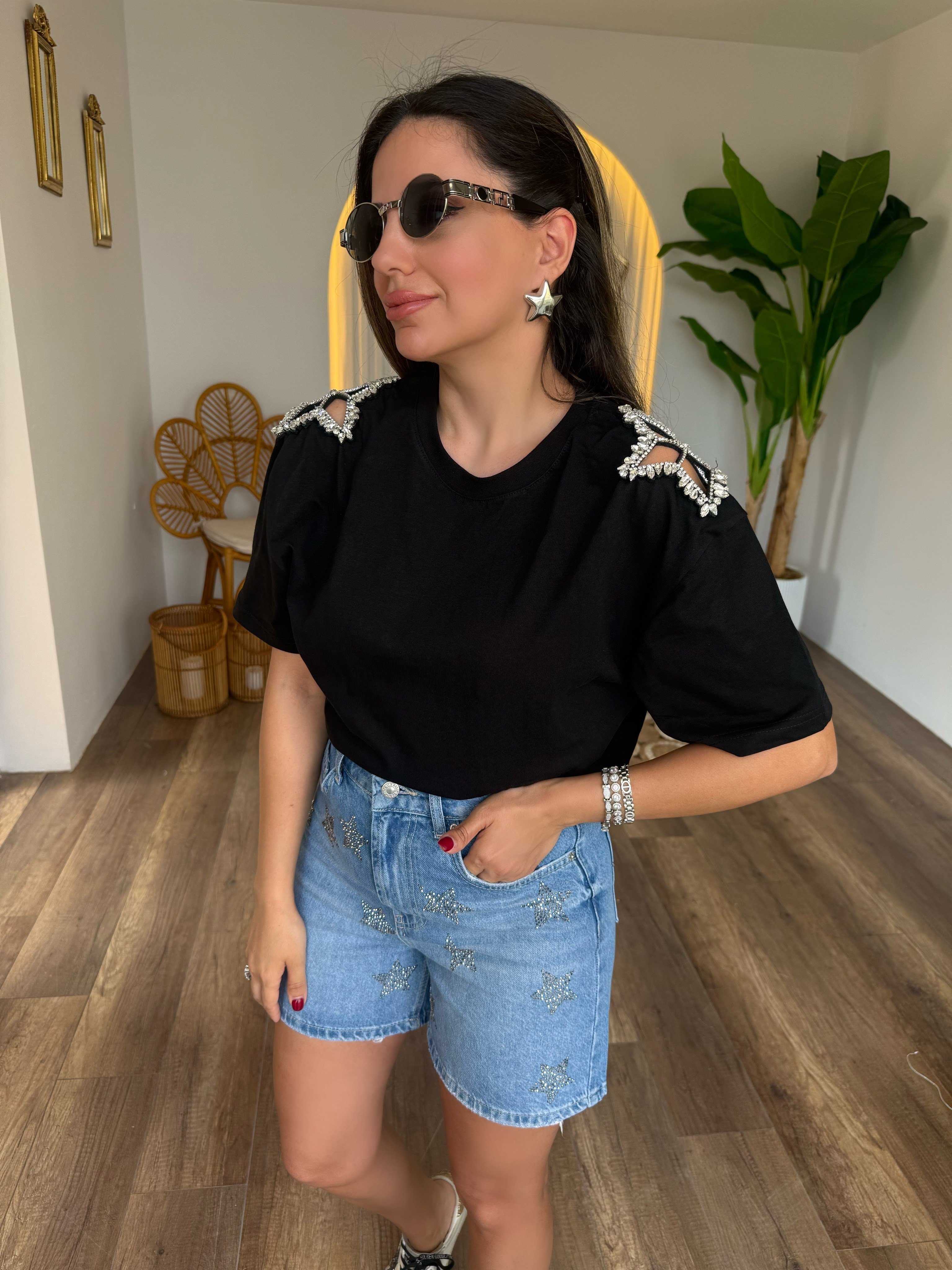 11588 Omuzu Taşlı Yıldızlı Tshirt