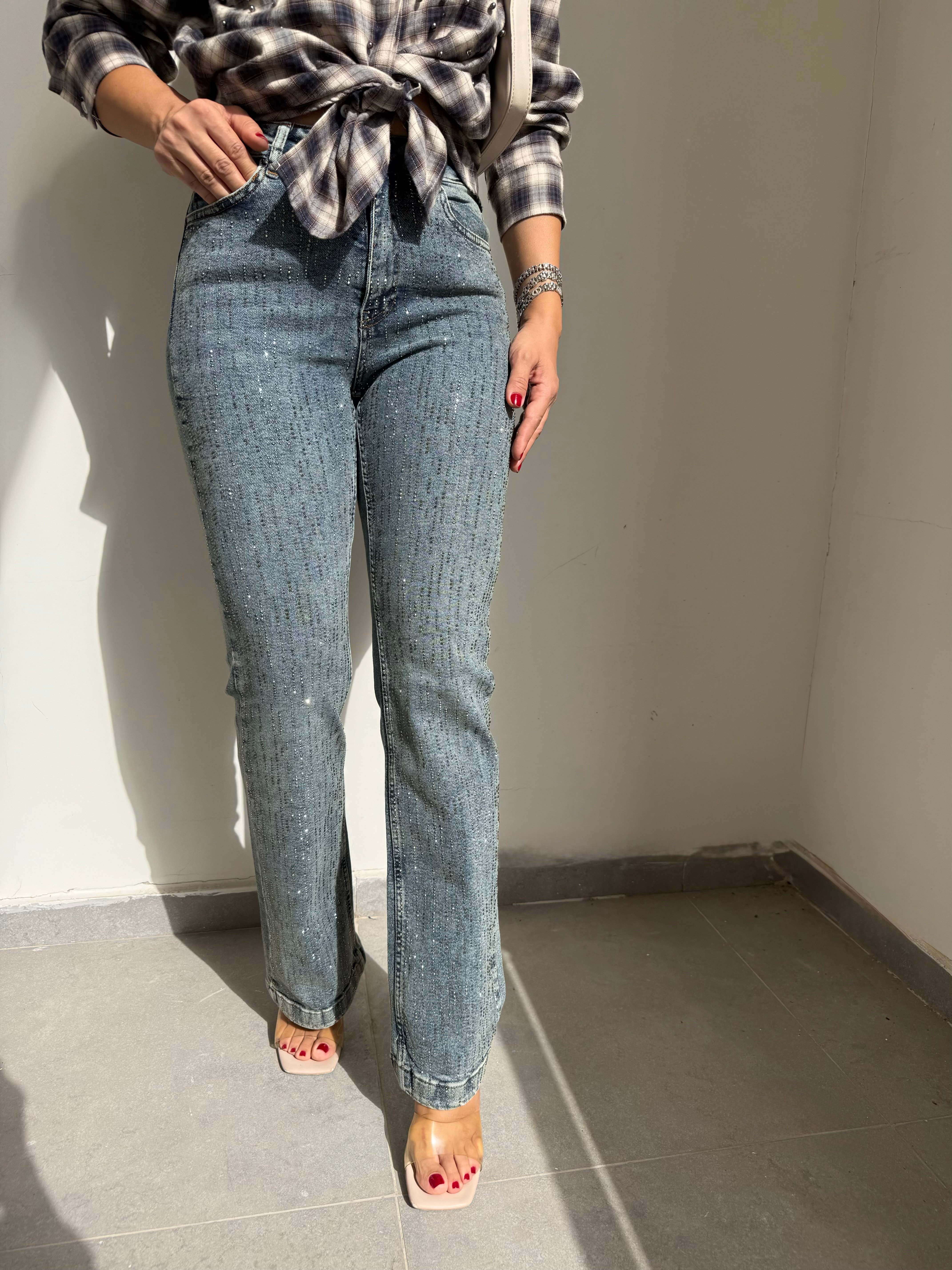12224 Yıkamalı Taşlı Jean