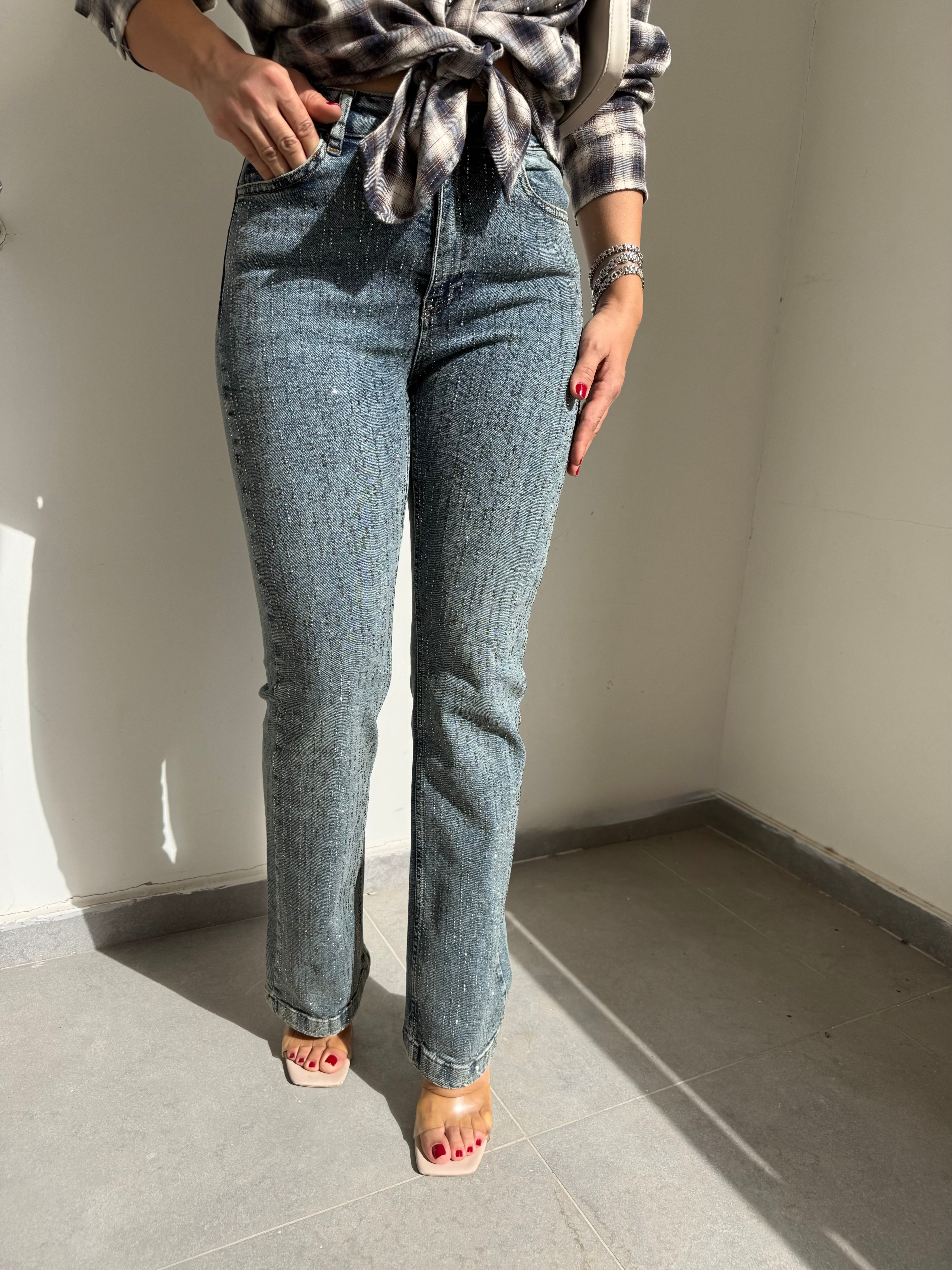 12224 Yıkamalı Taşlı Jean