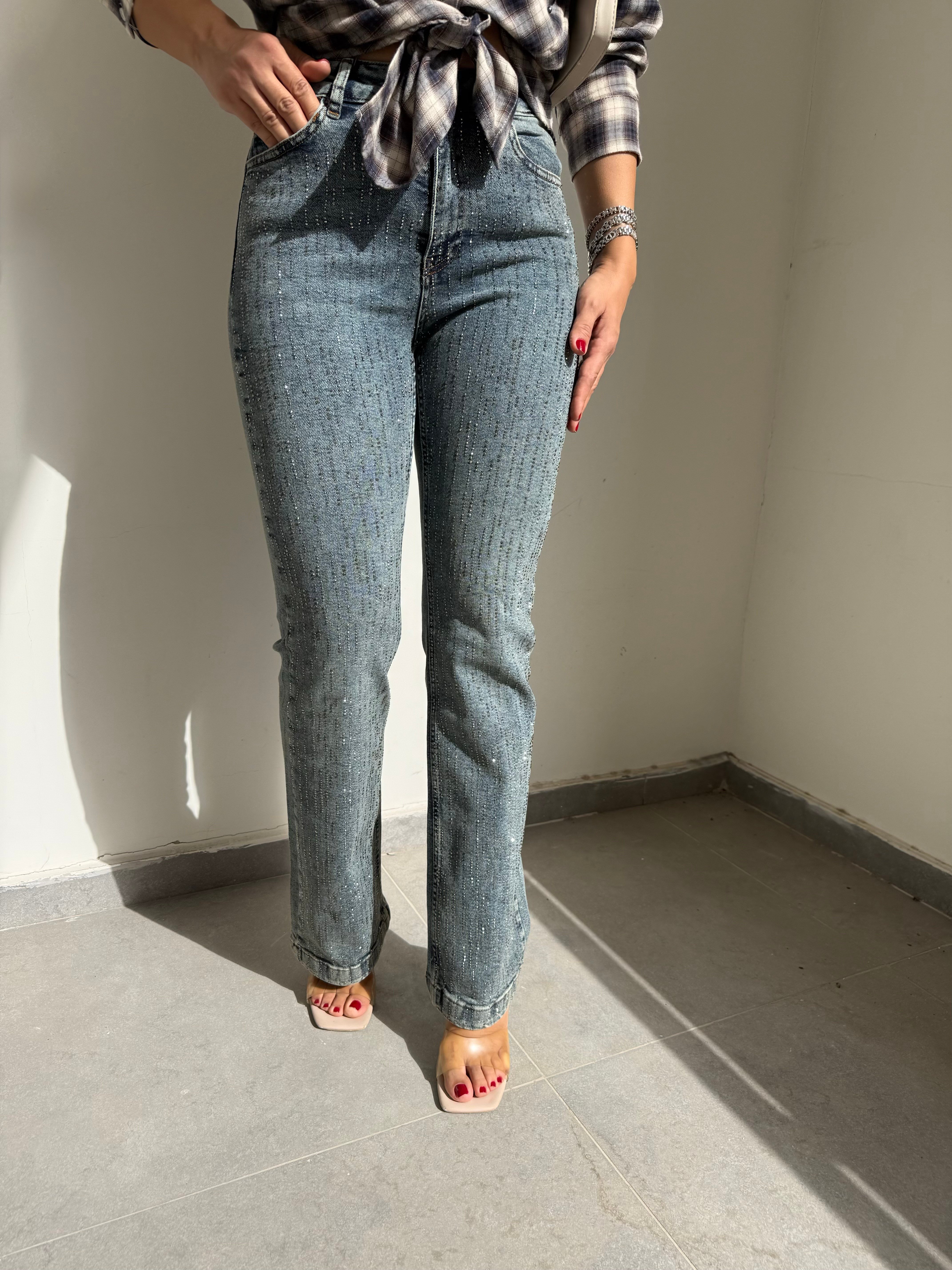 12224 Yıkamalı Taşlı Jean
