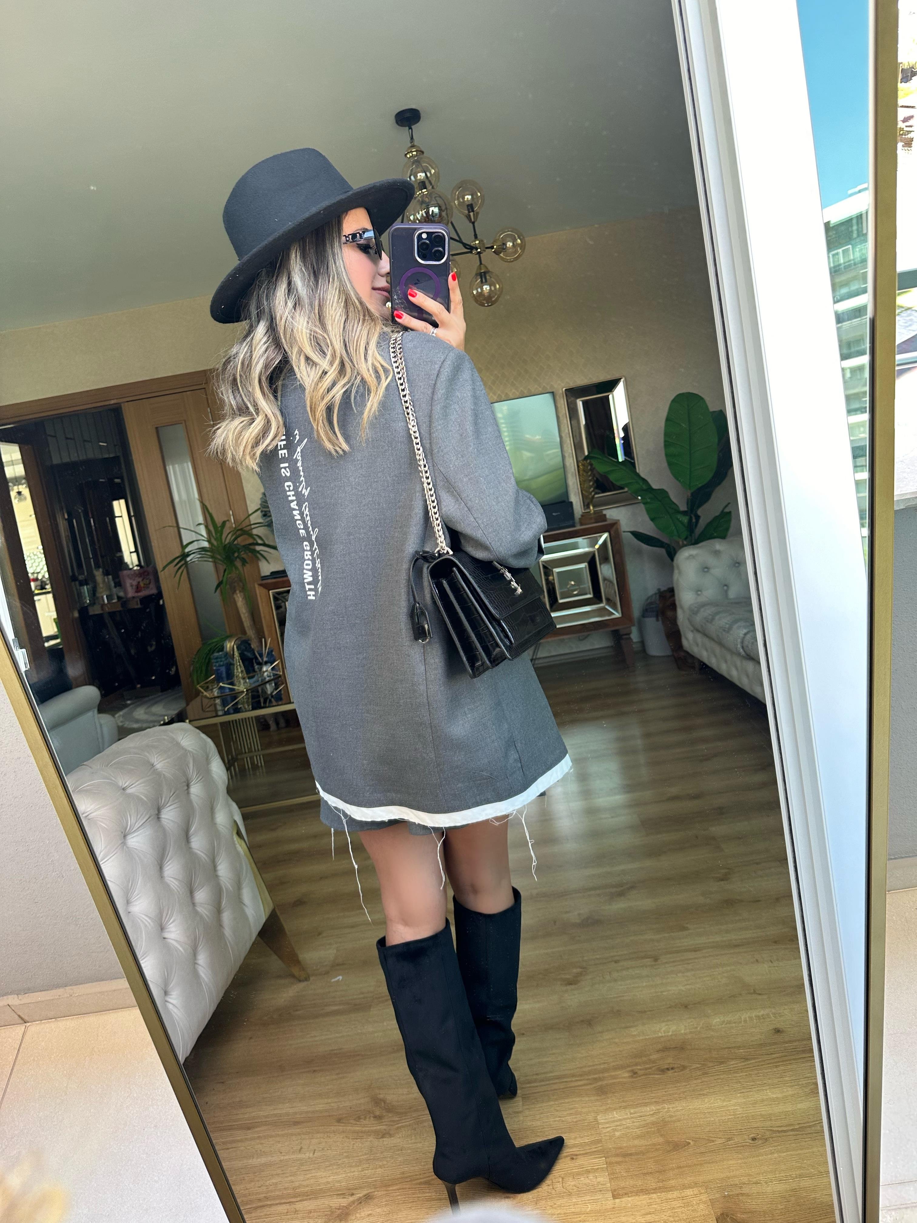 8486 Arkası Baskılı Blazer Ceket
