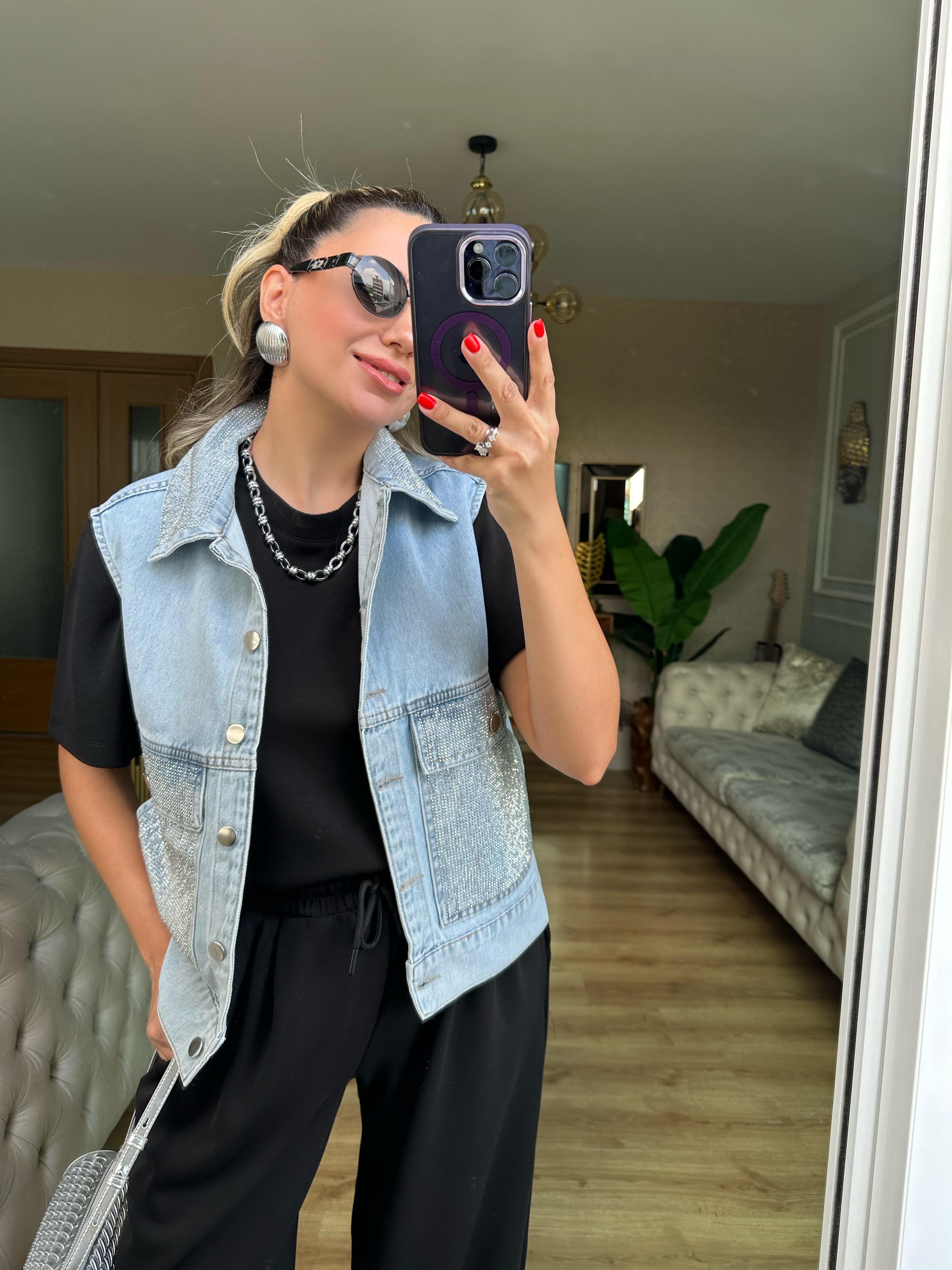8536 Taşlı Cepli Yelek