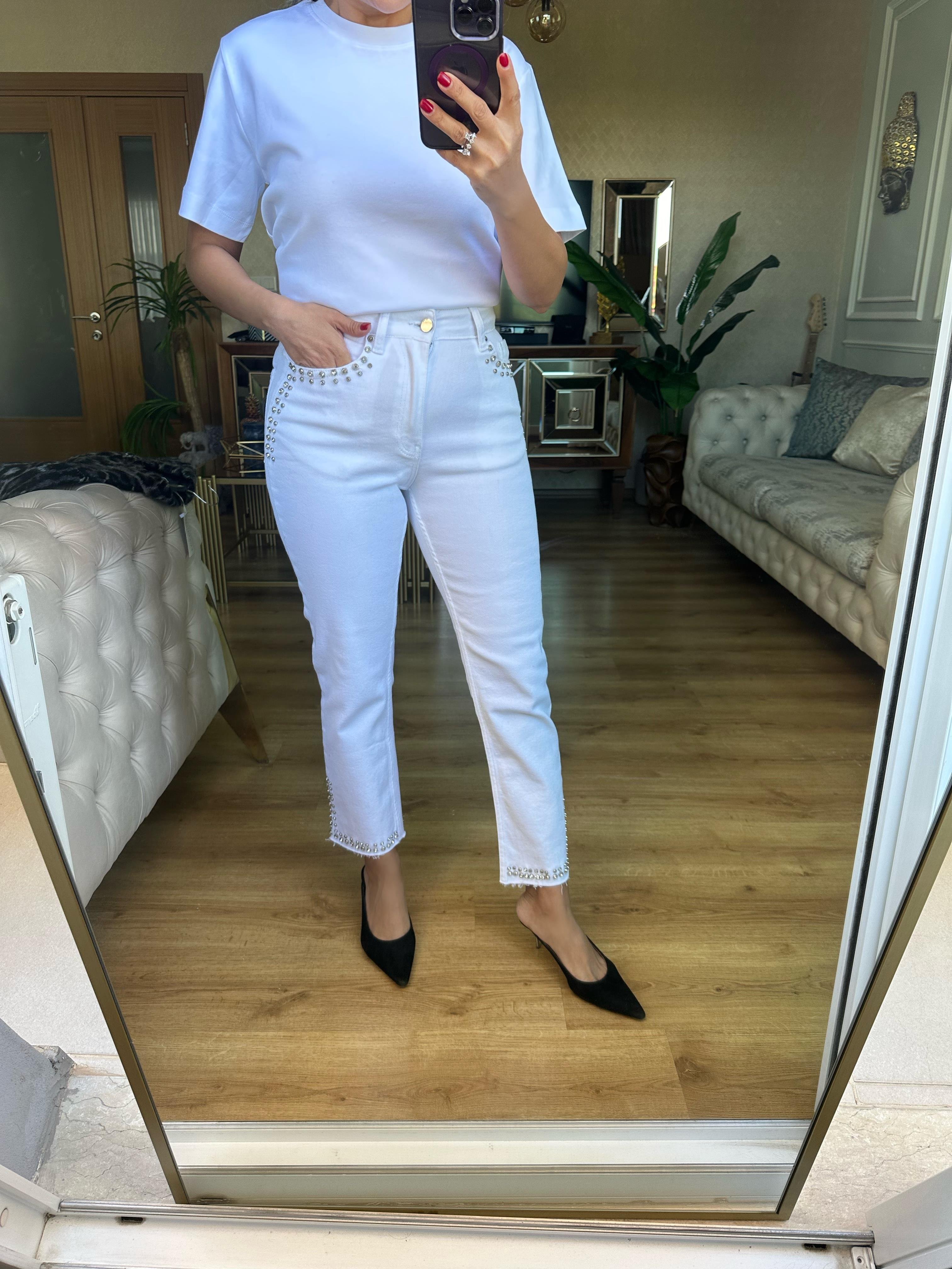 8597 Cepleri ve Paçaları Taşlı Mom Jean
