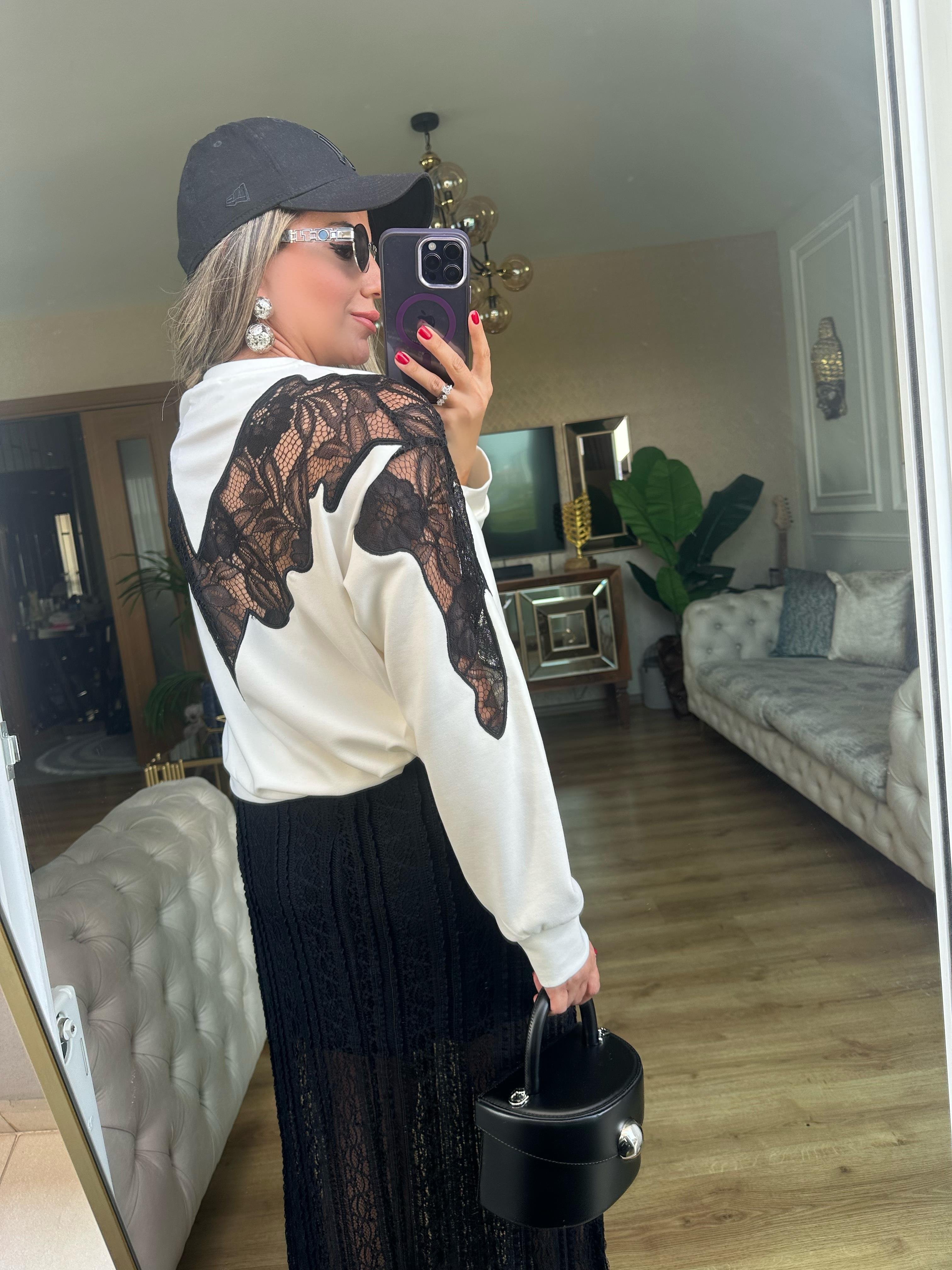 8621 Lazer Güpür Nakışlı Sweatshirt