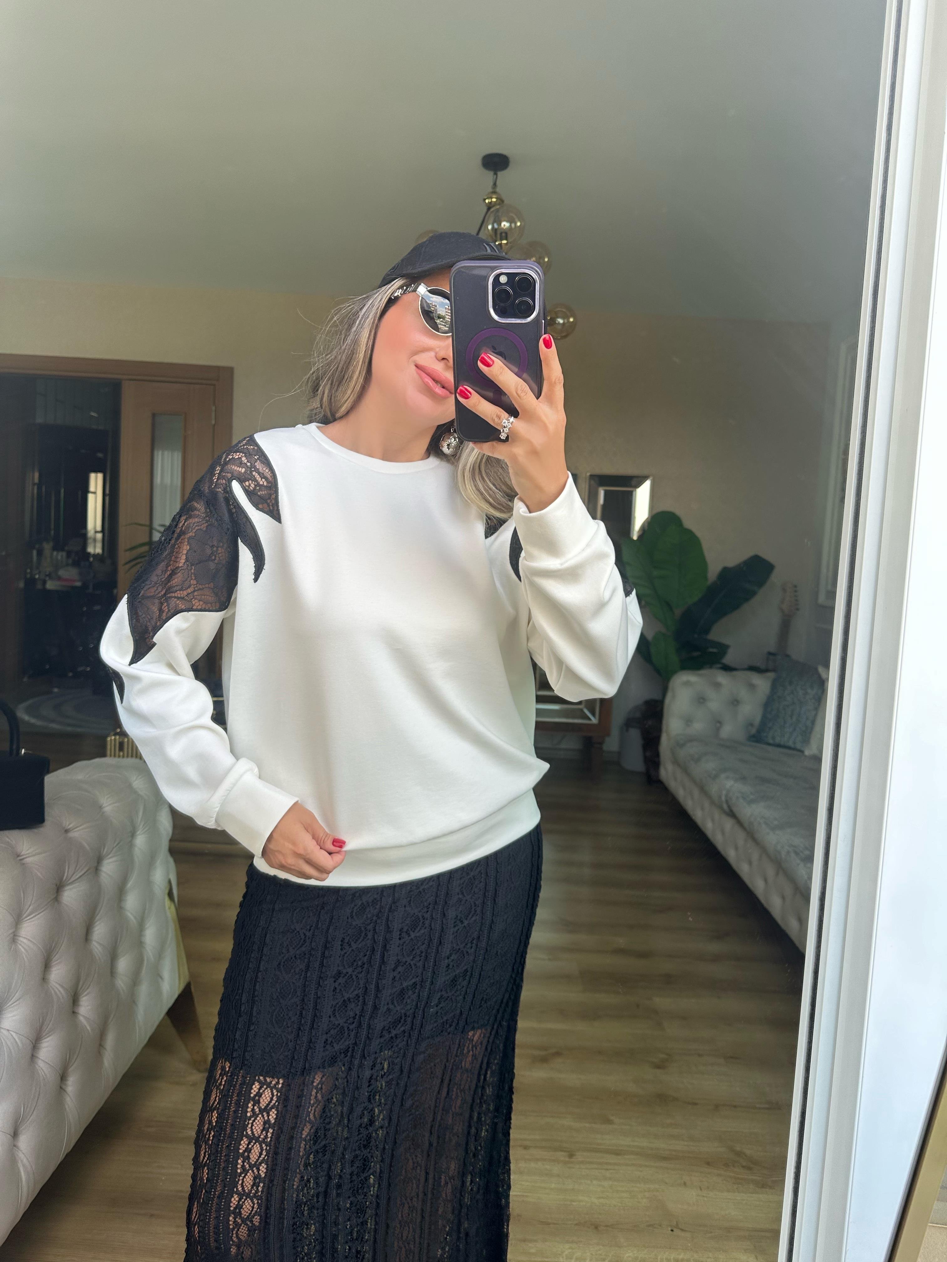 8621 Lazer Güpür Nakışlı Sweatshirt