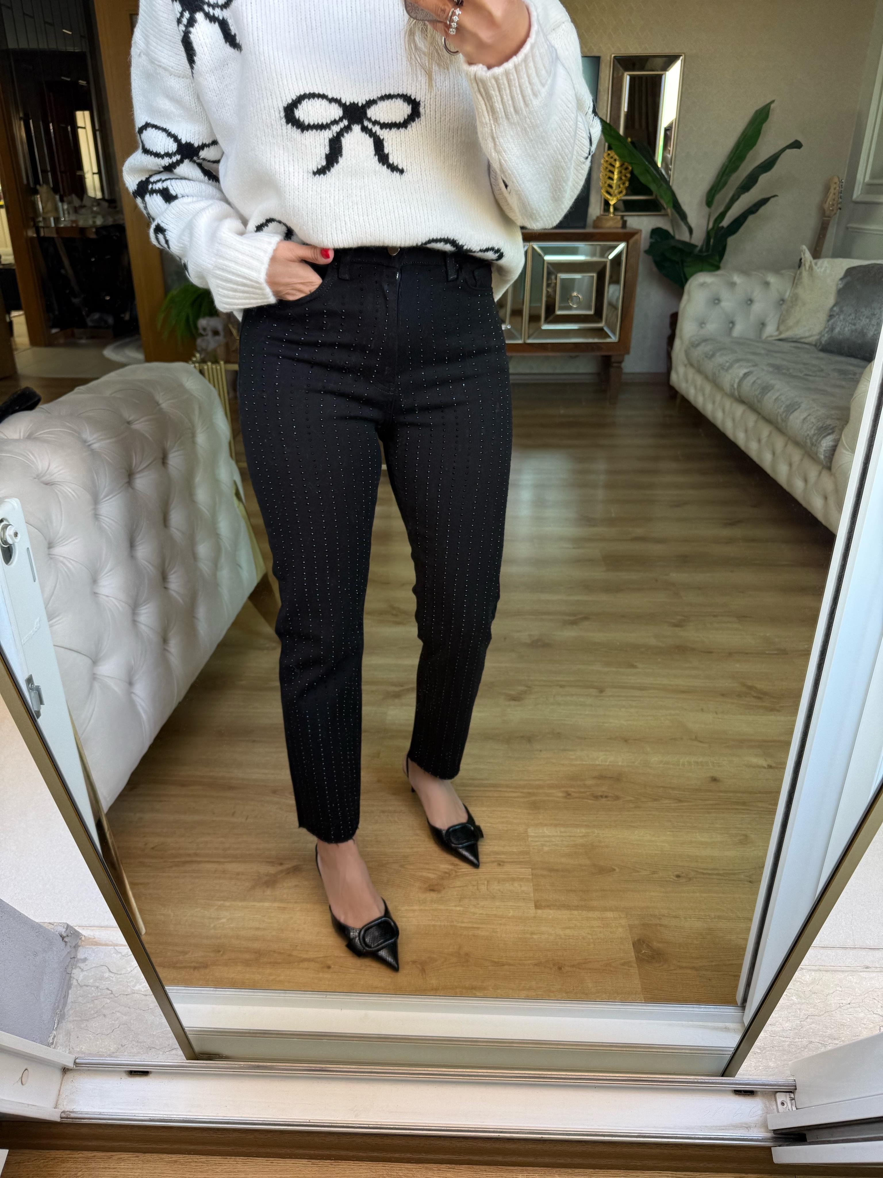 8660 Boyuna Taşlı Kot Pantolon