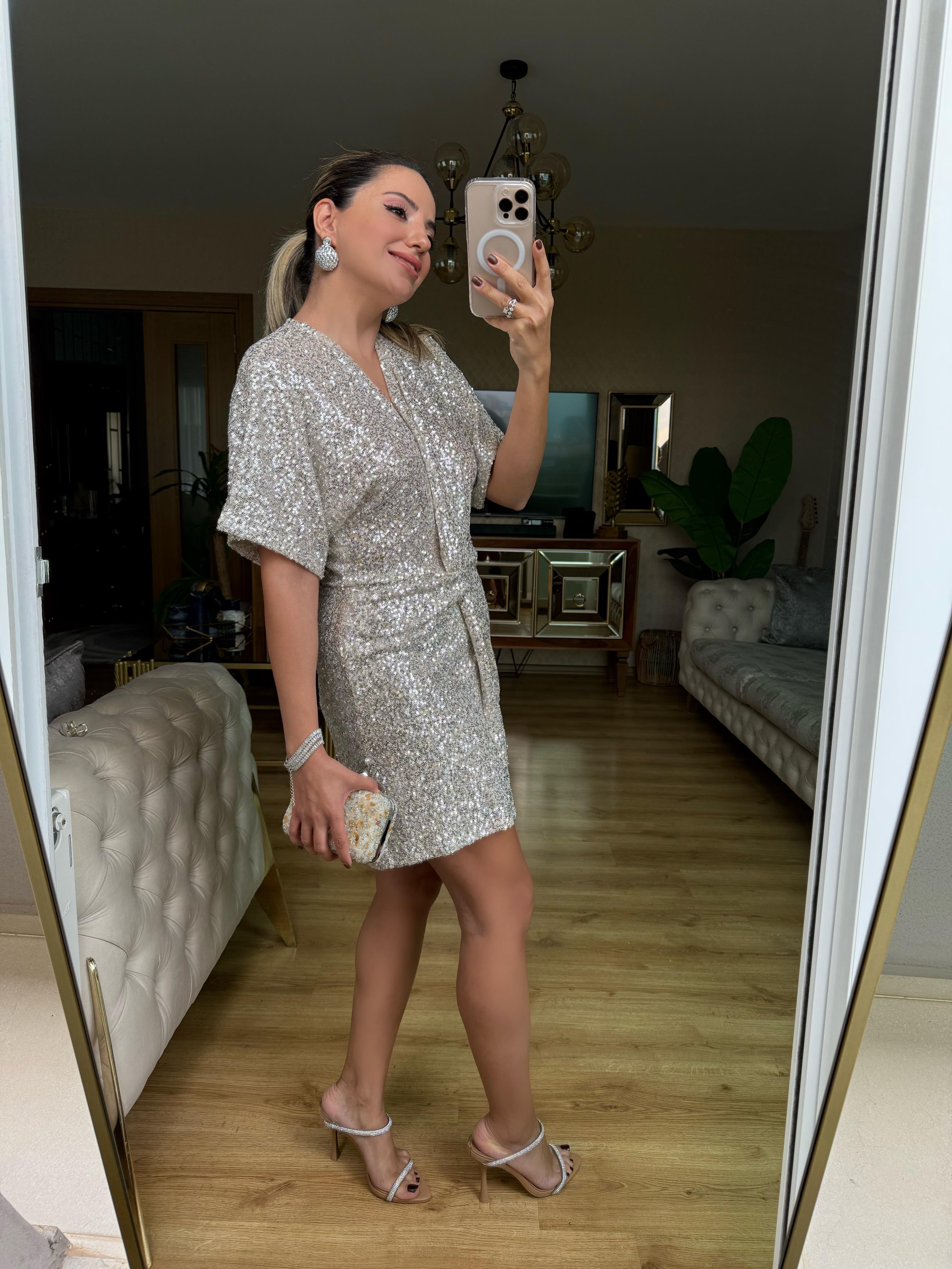 8912 Payetli Orj Marka Elbise