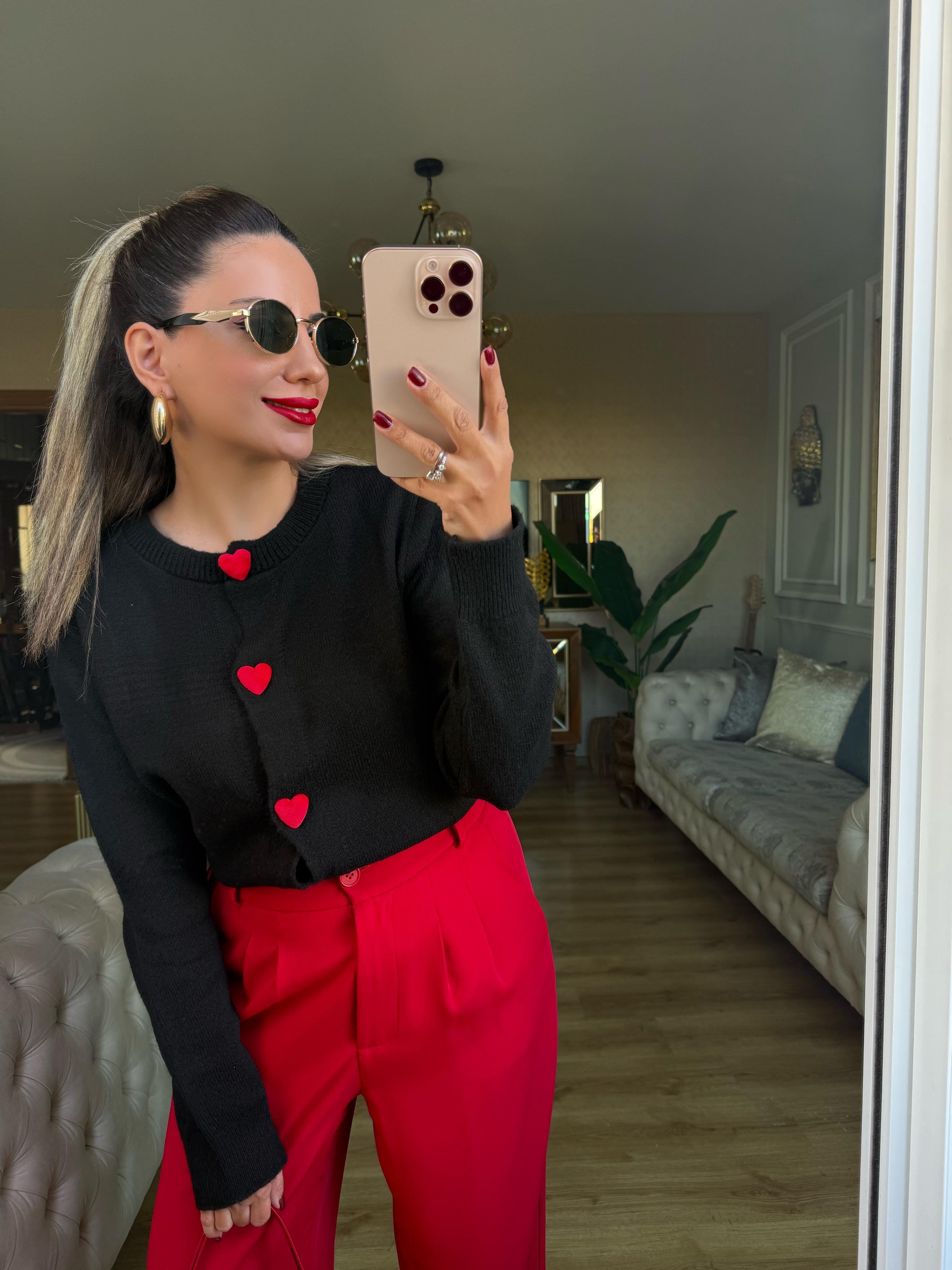 8939 Kalp Düğmeli Hırka