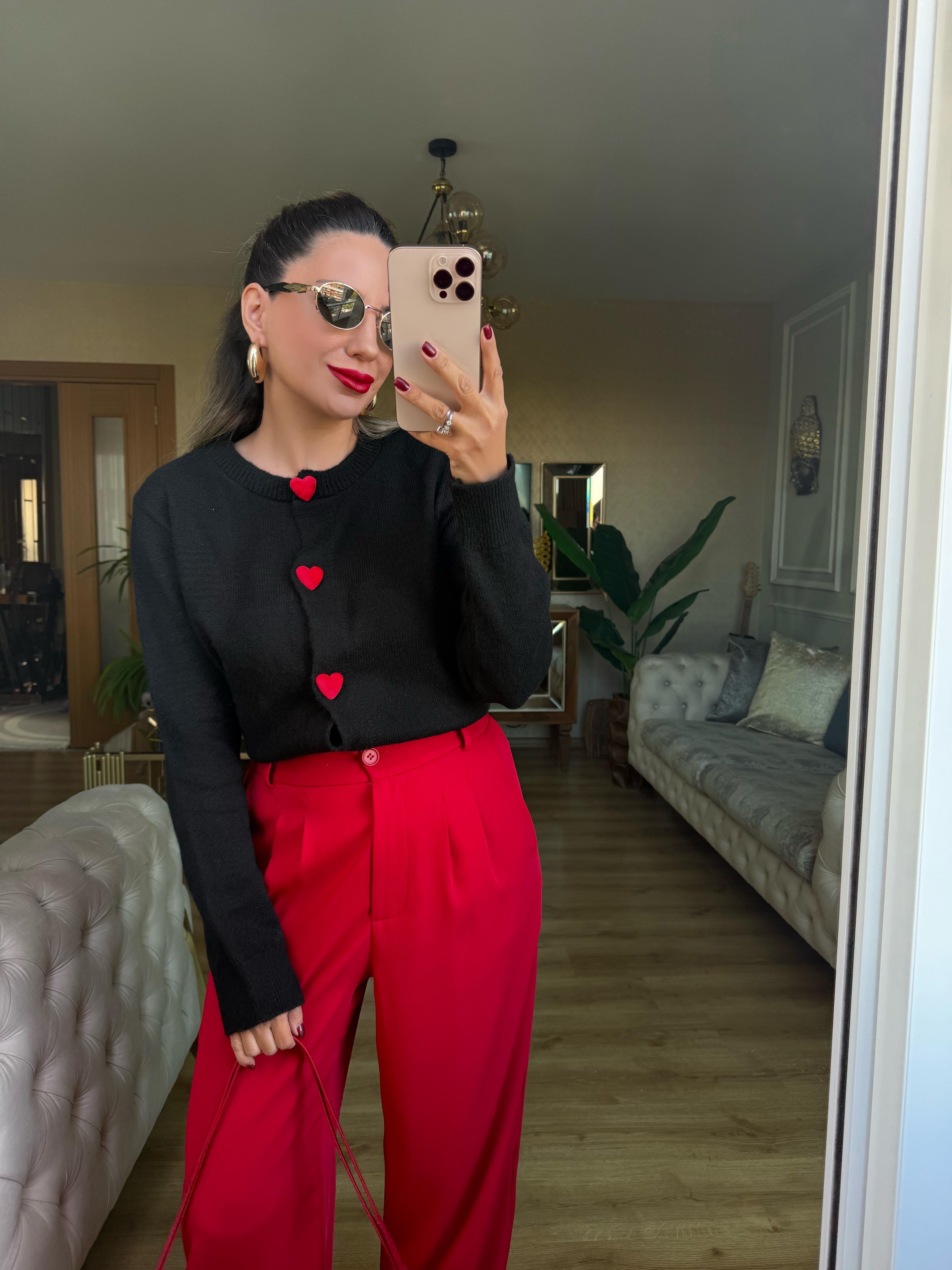 8939 Kalp Düğmeli Hırka