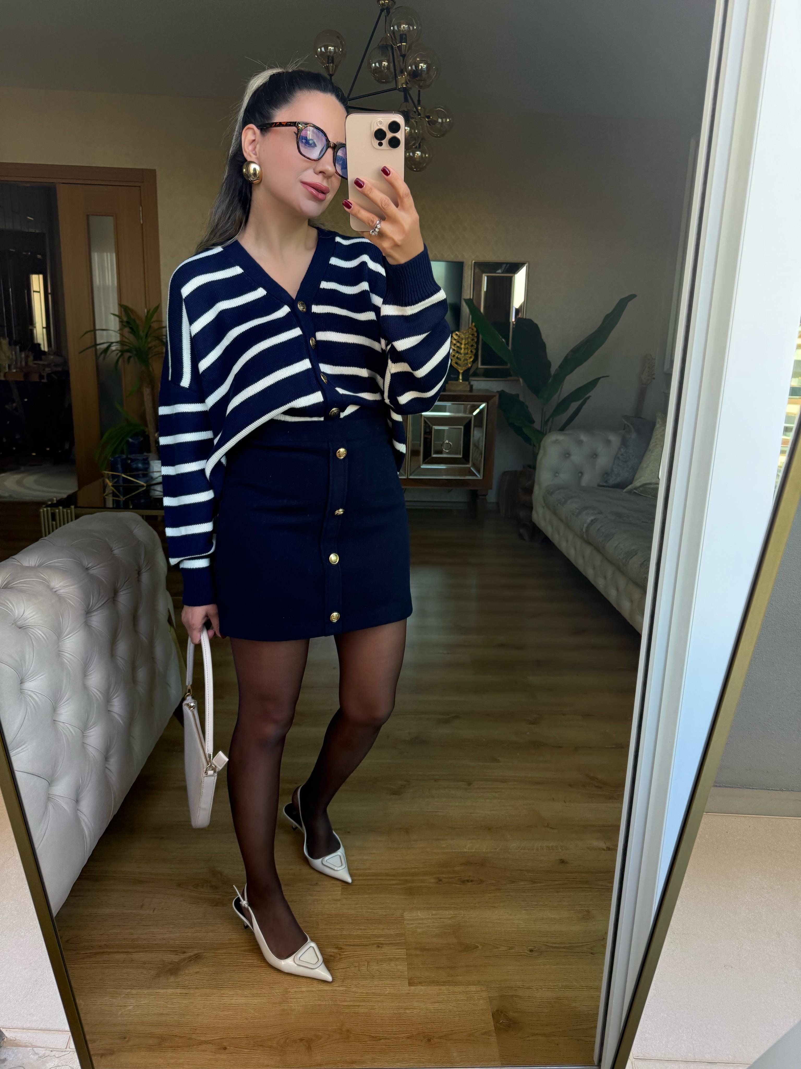 8957 Düğmeli Mini Etek