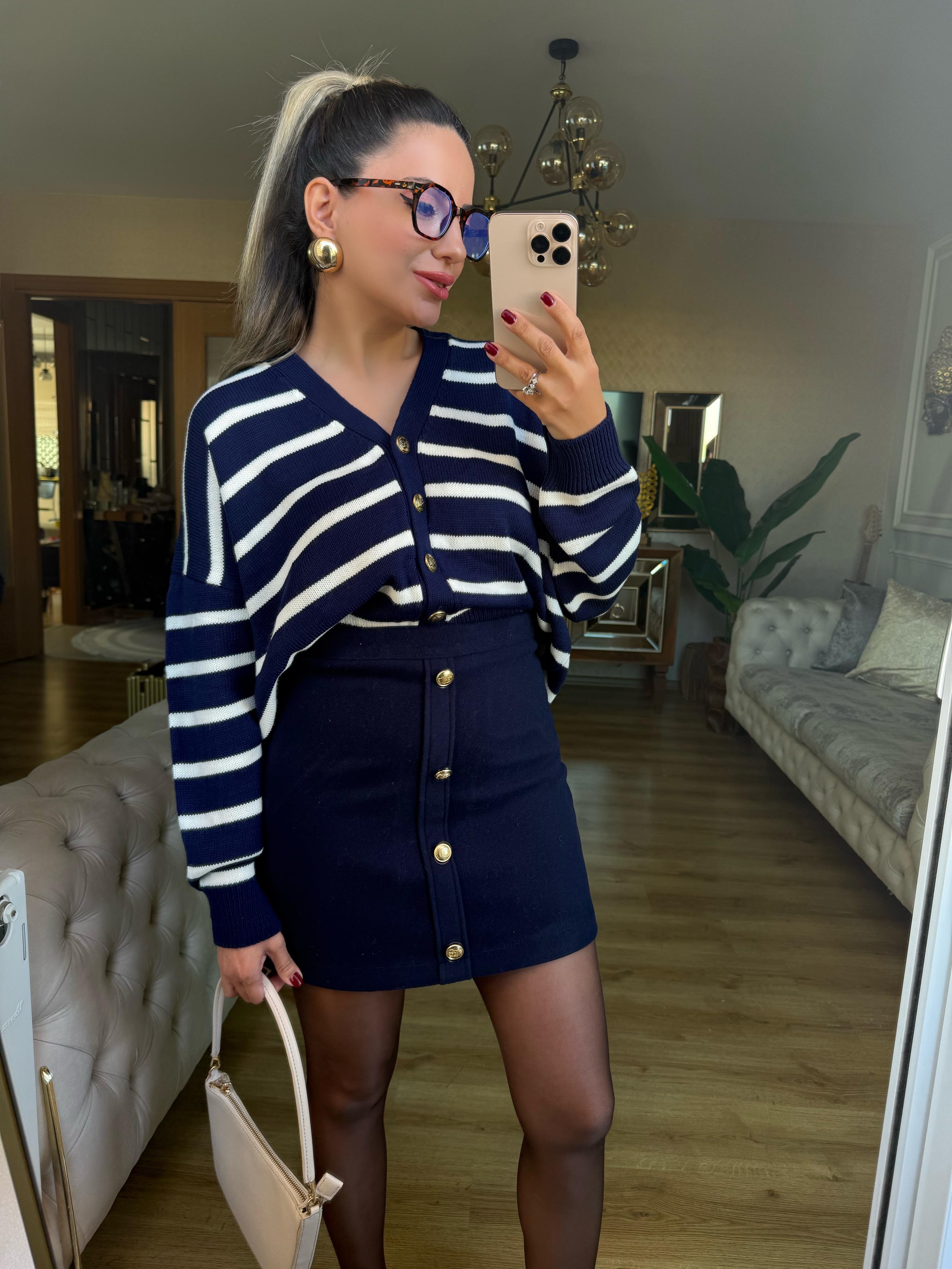 8957 Düğmeli Mini Etek