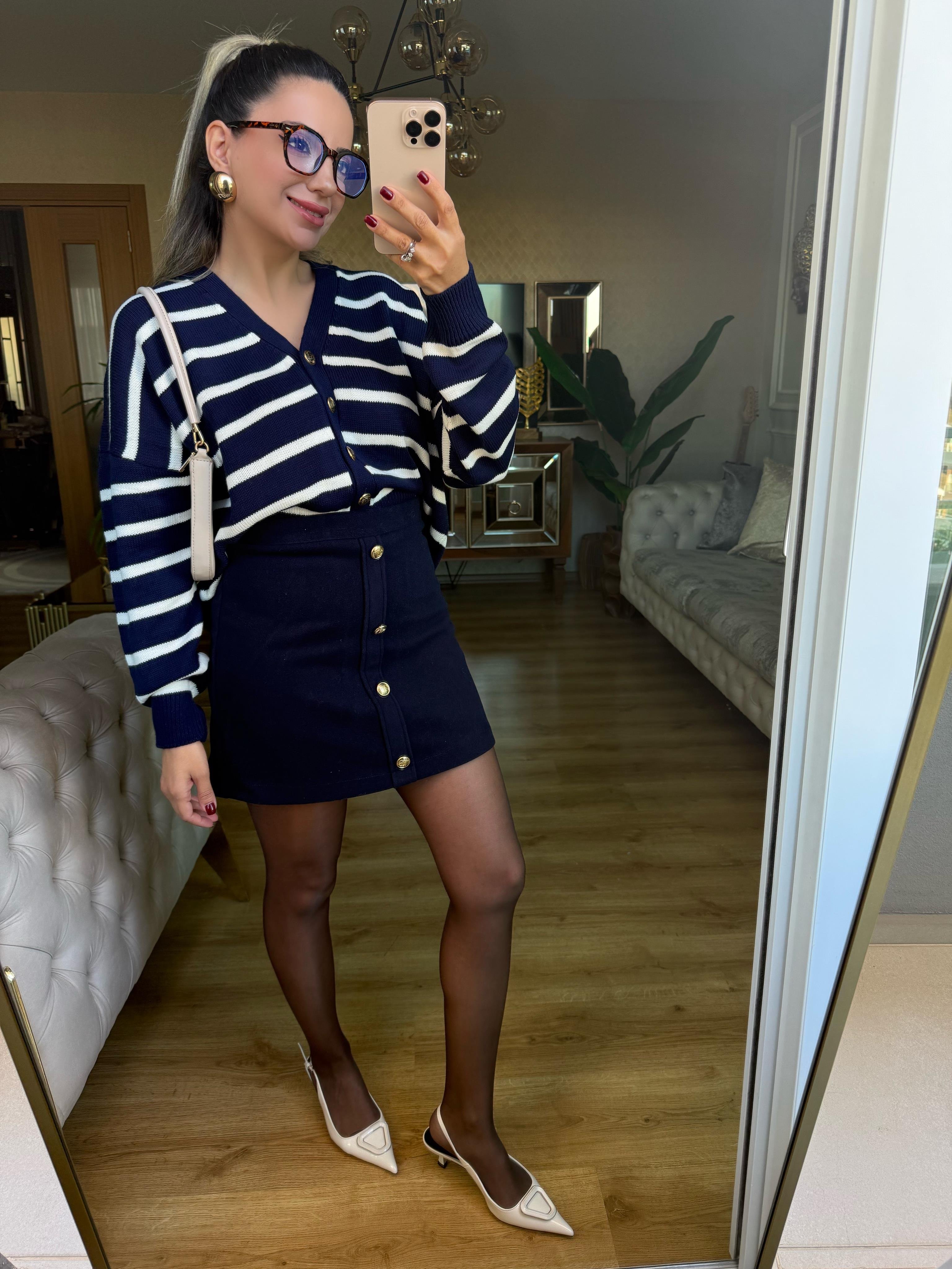 8957 Düğmeli Mini Etek