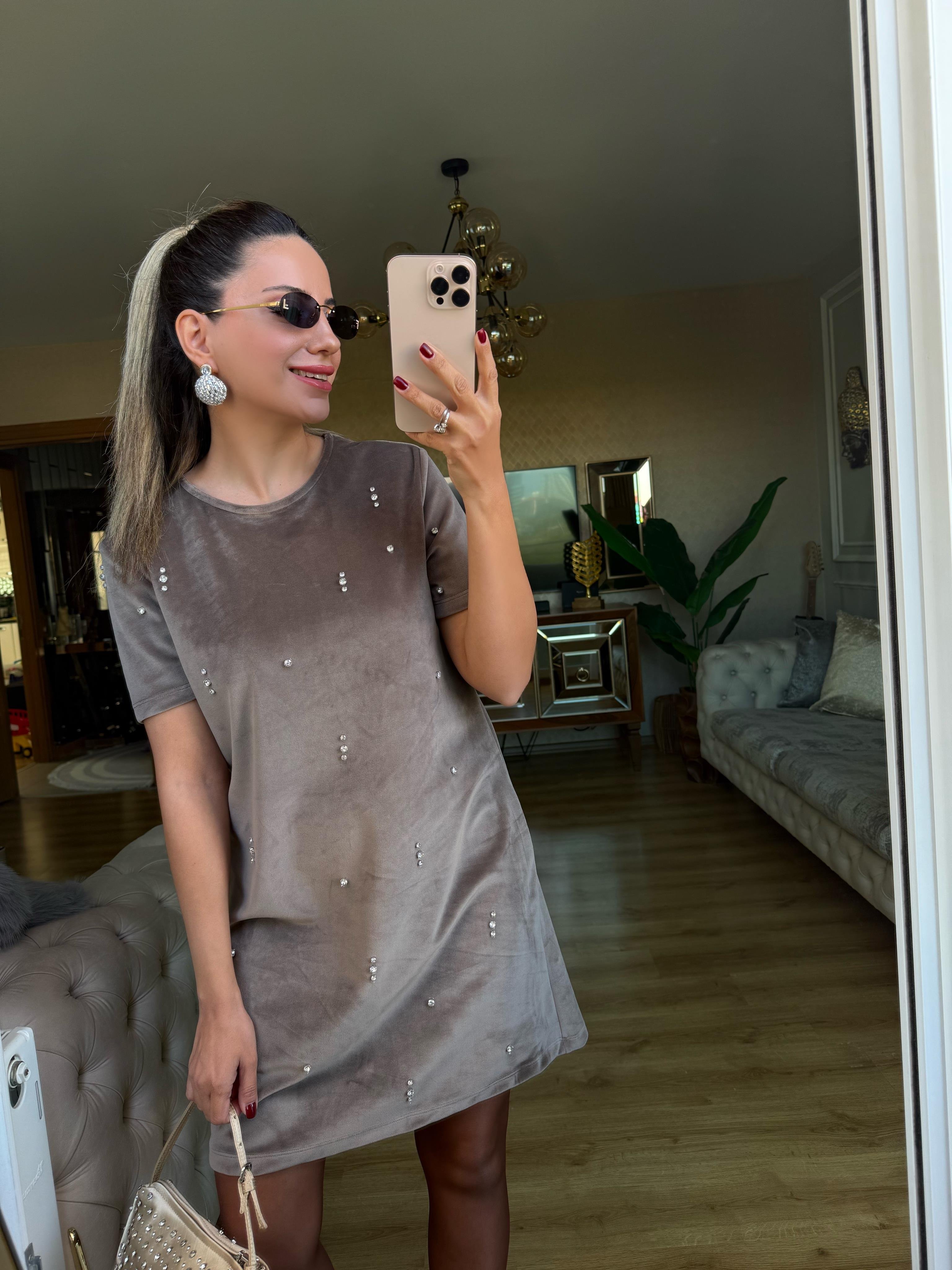 9017 Taşlı Kadife Elbise