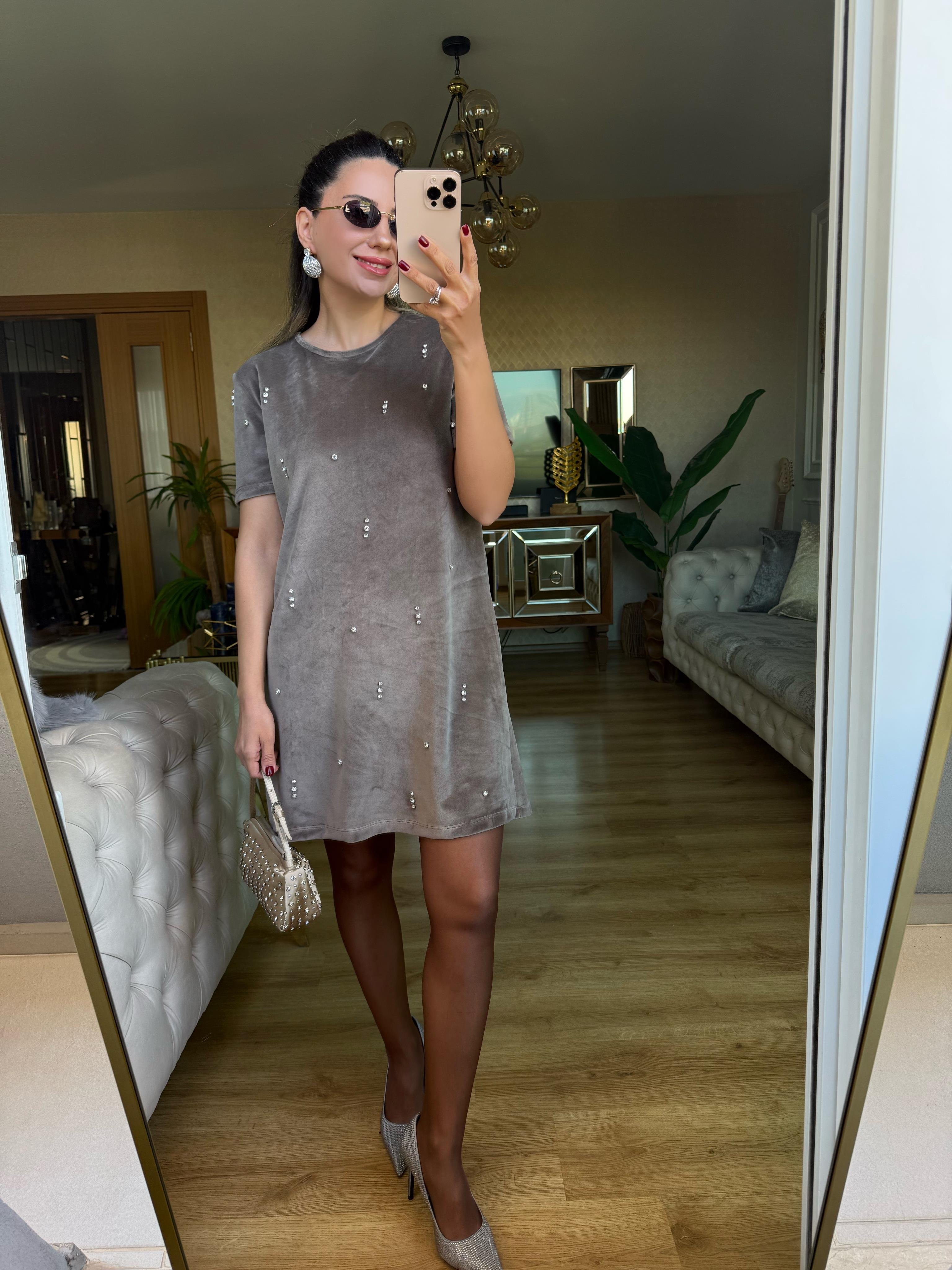 9017 Taşlı Kadife Elbise