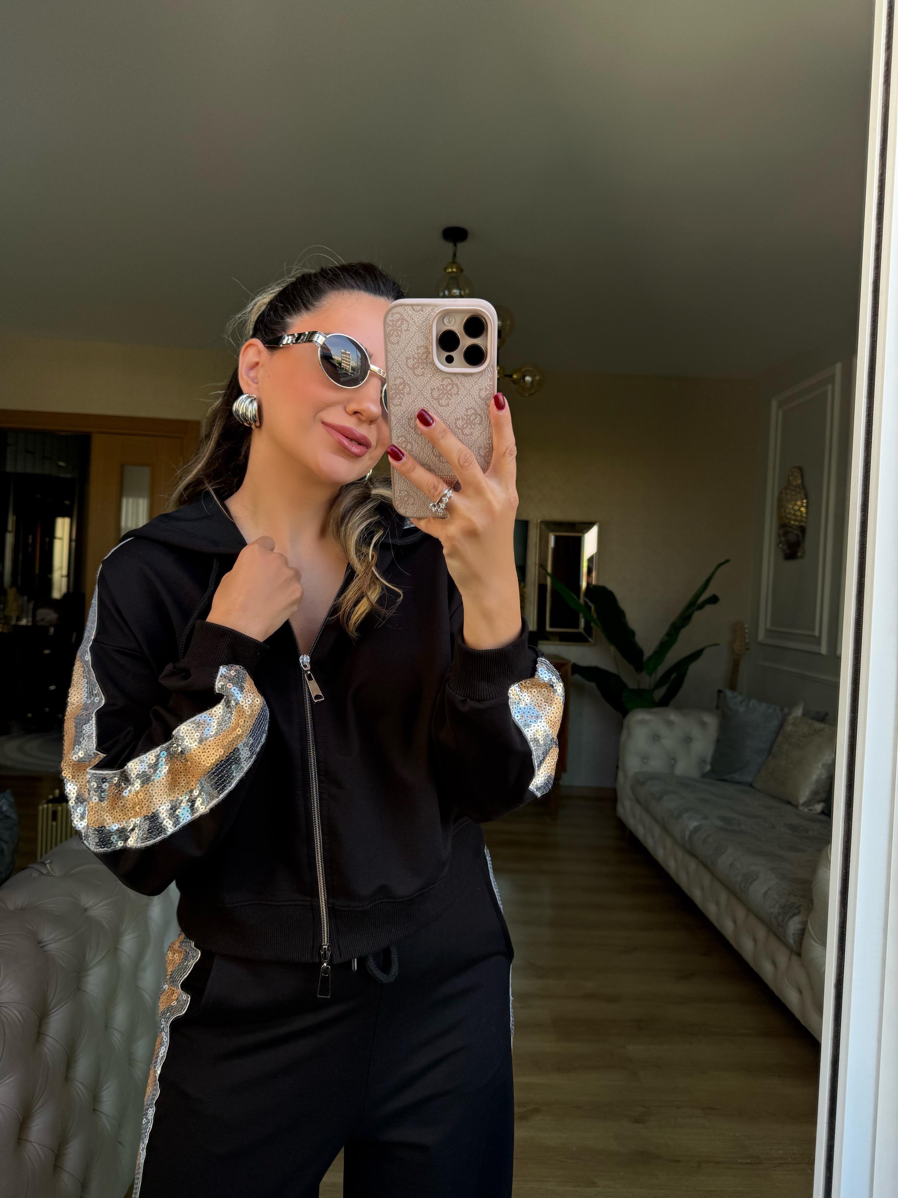 9078 Yanları Payetli Eşofman Takım