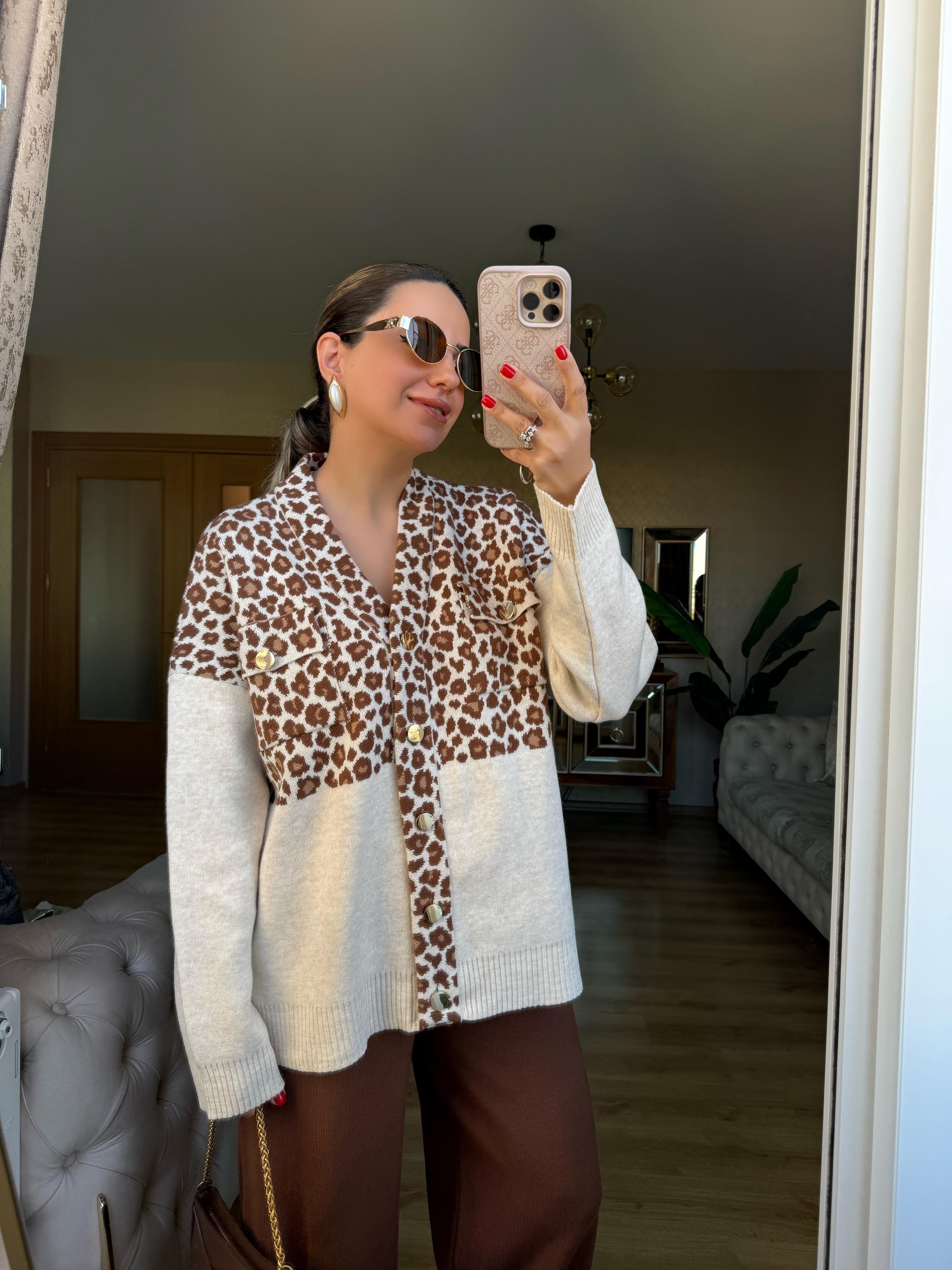 9205 Leopar Desenli Cepli Hırka