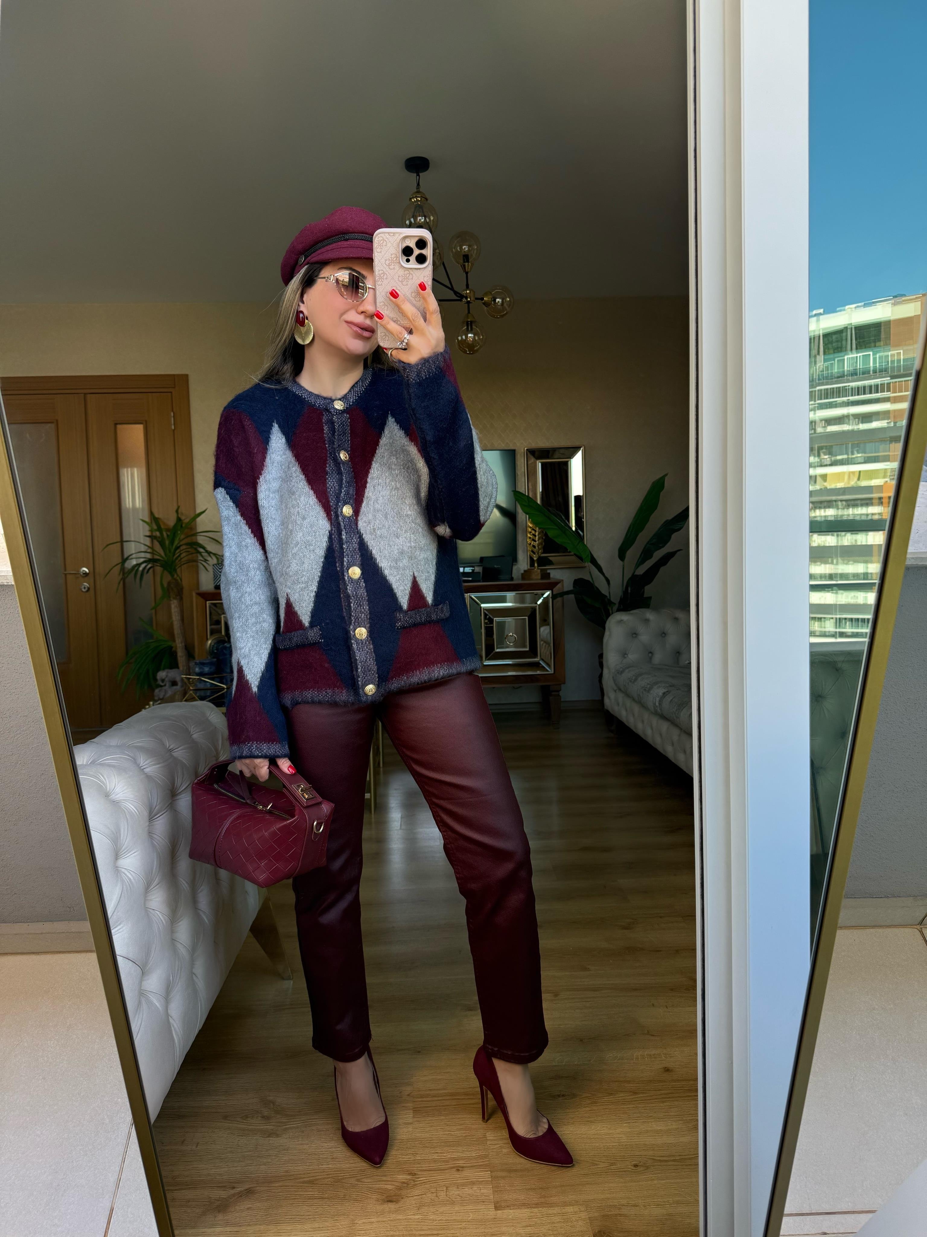 9206 Önü Gold Düğmeli Lacivert Bordo Desenli Hırka