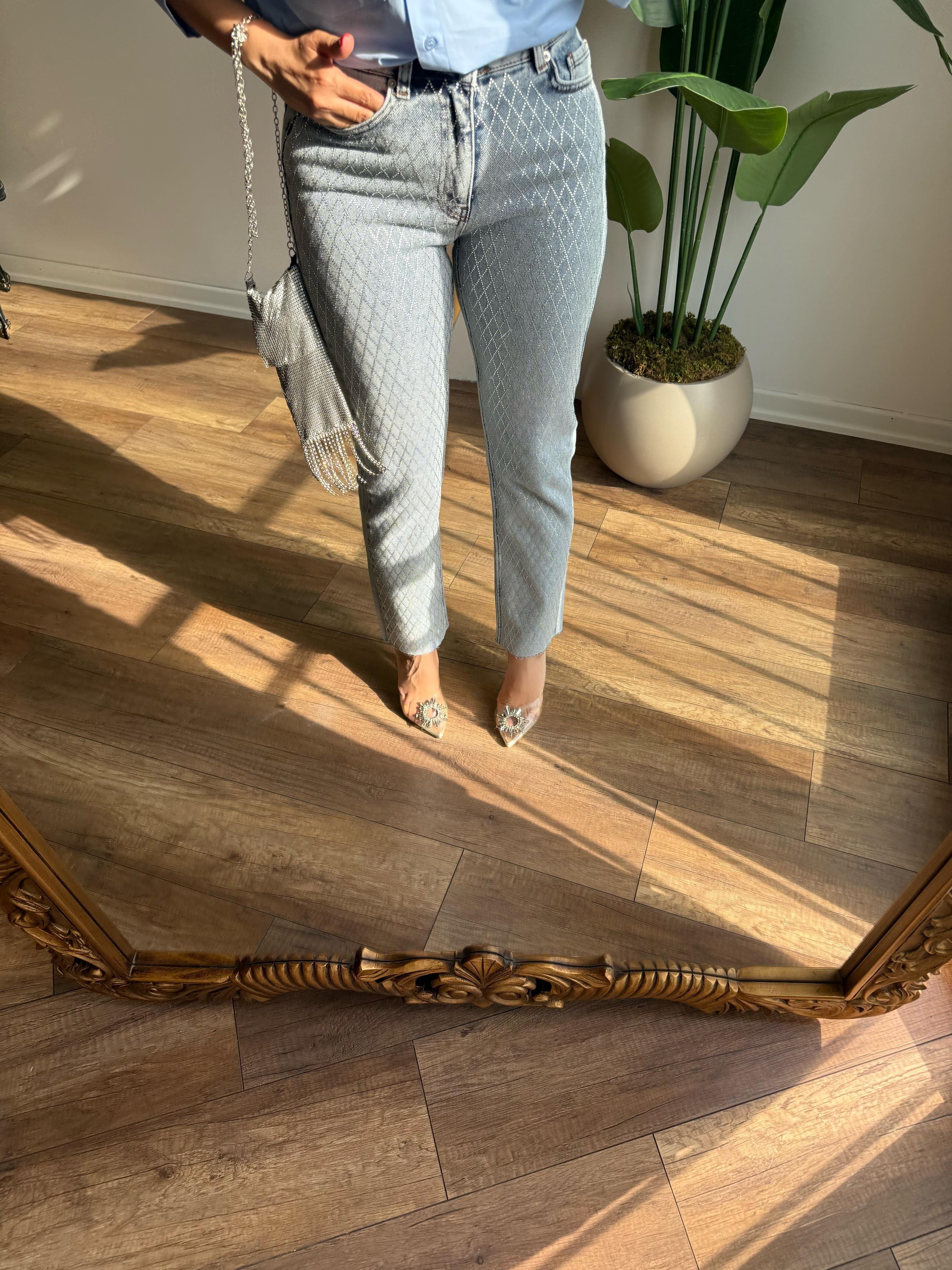 9581 Çapraz Taş Detaylı Jean