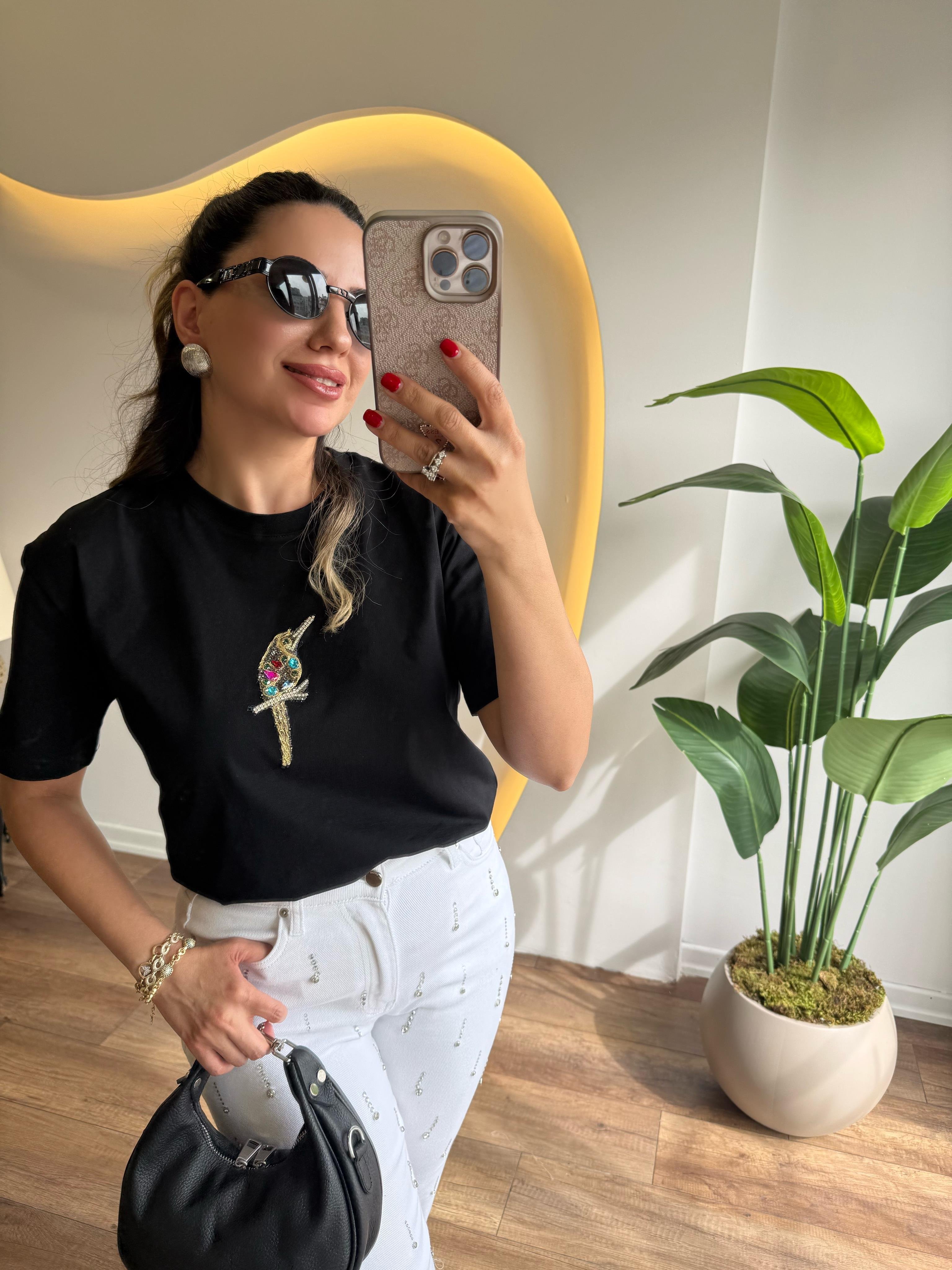 9585 Renkli Taşlı Kuş Detaylı Tshirt