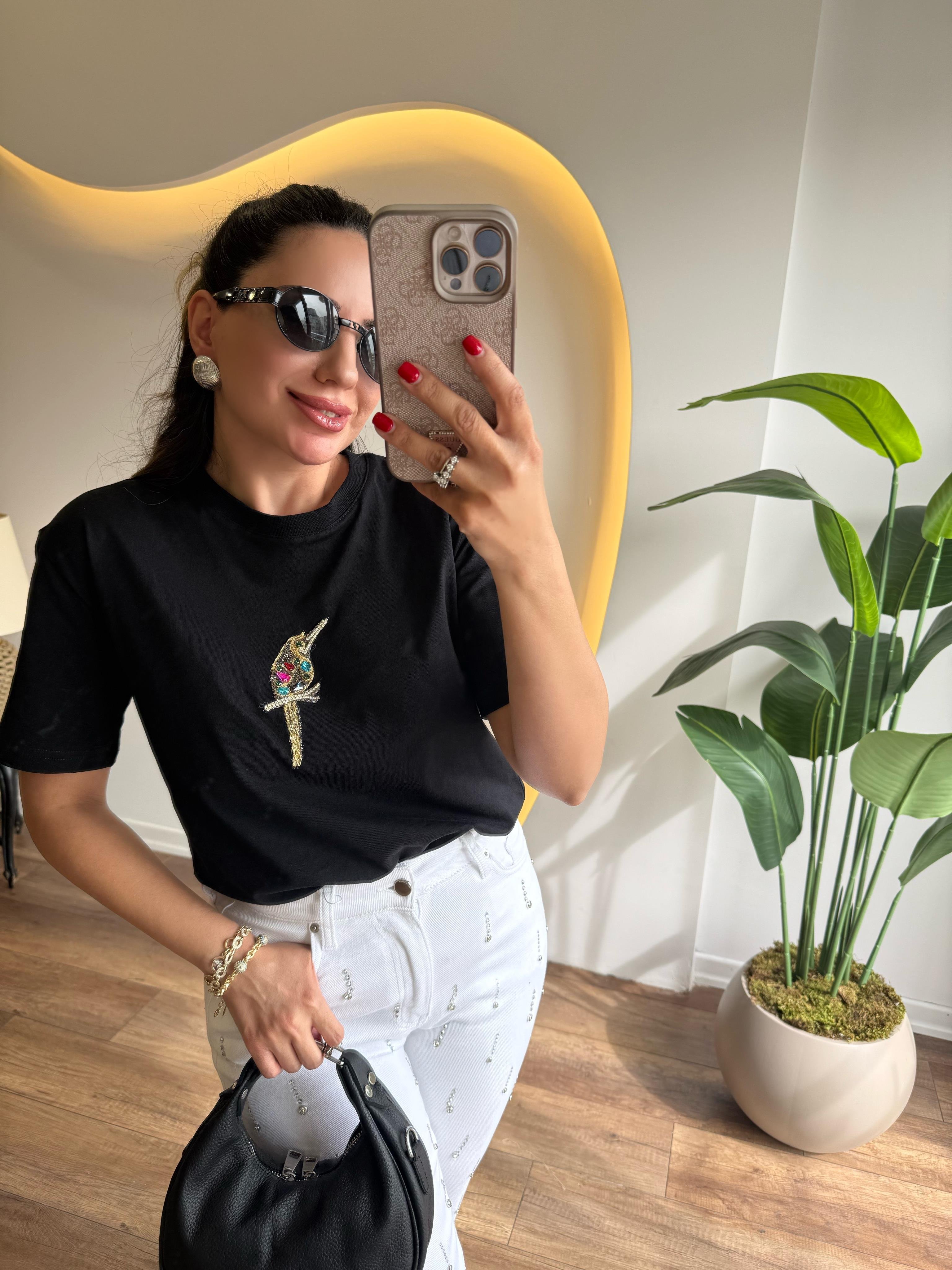 9585 Renkli Taşlı Kuş Detaylı Tshirt