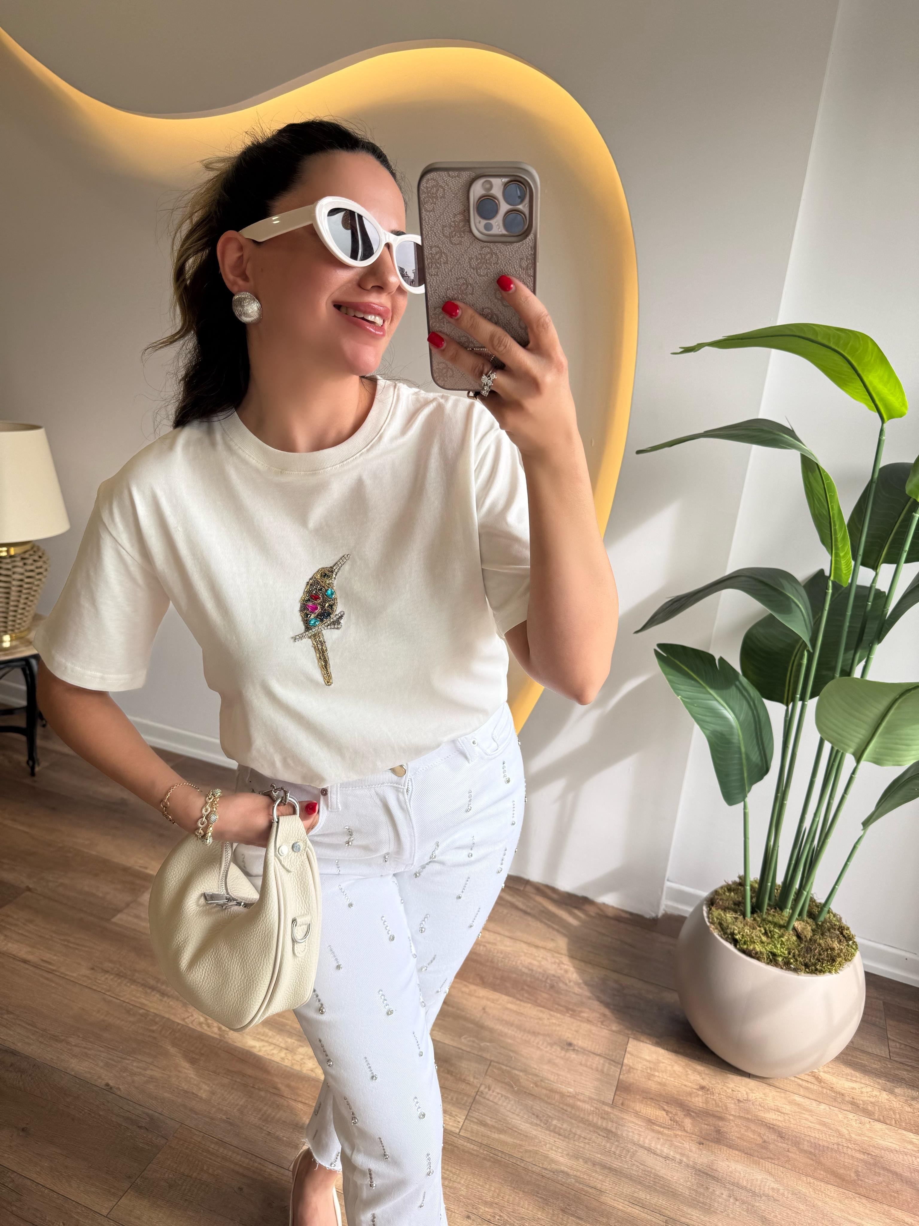 9585 Renkli Taşlı Kuş Detaylı Tshirt
