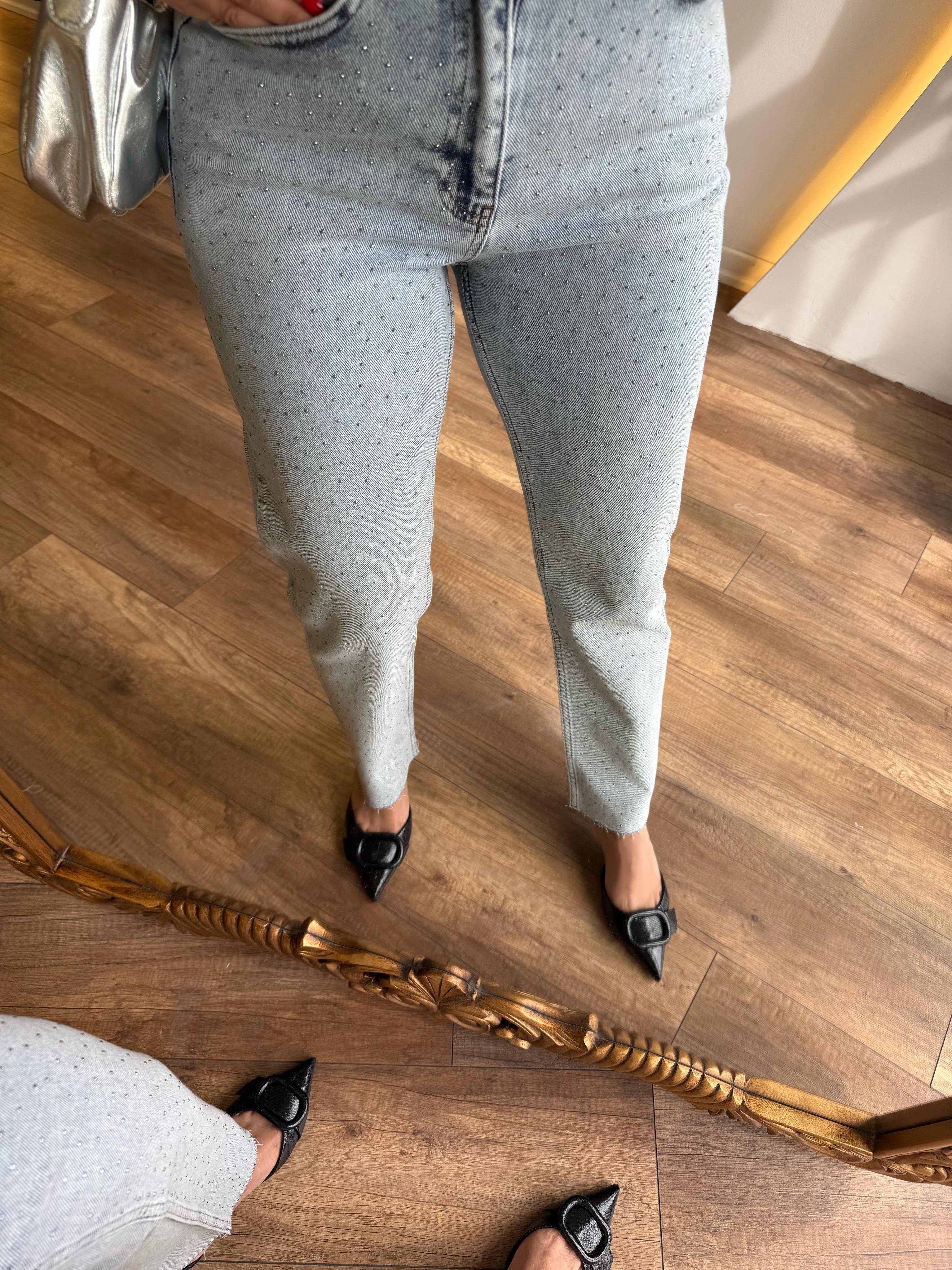 9607 Serpme Taşlı Jean