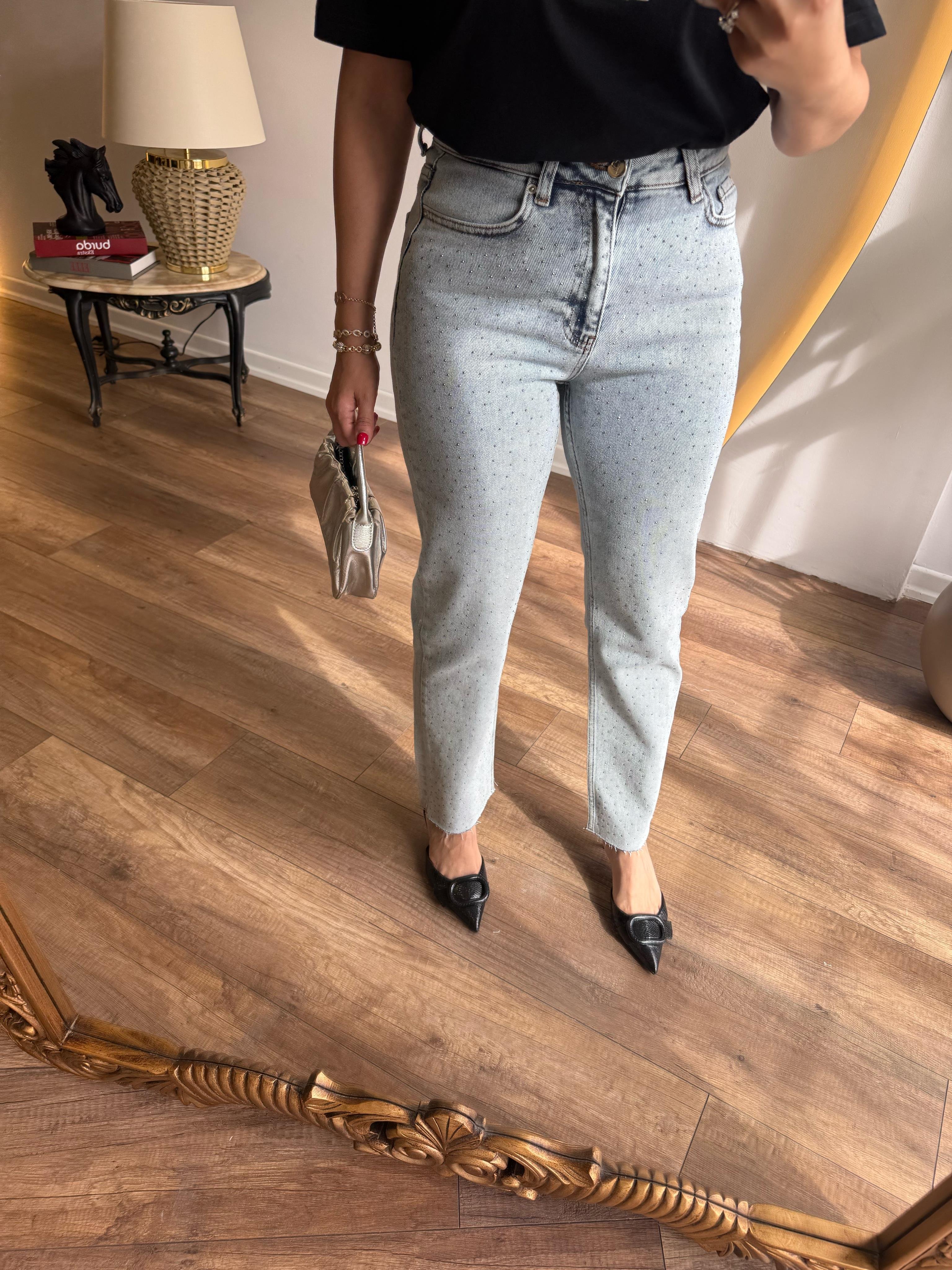 9607 Serpme Taşlı Jean