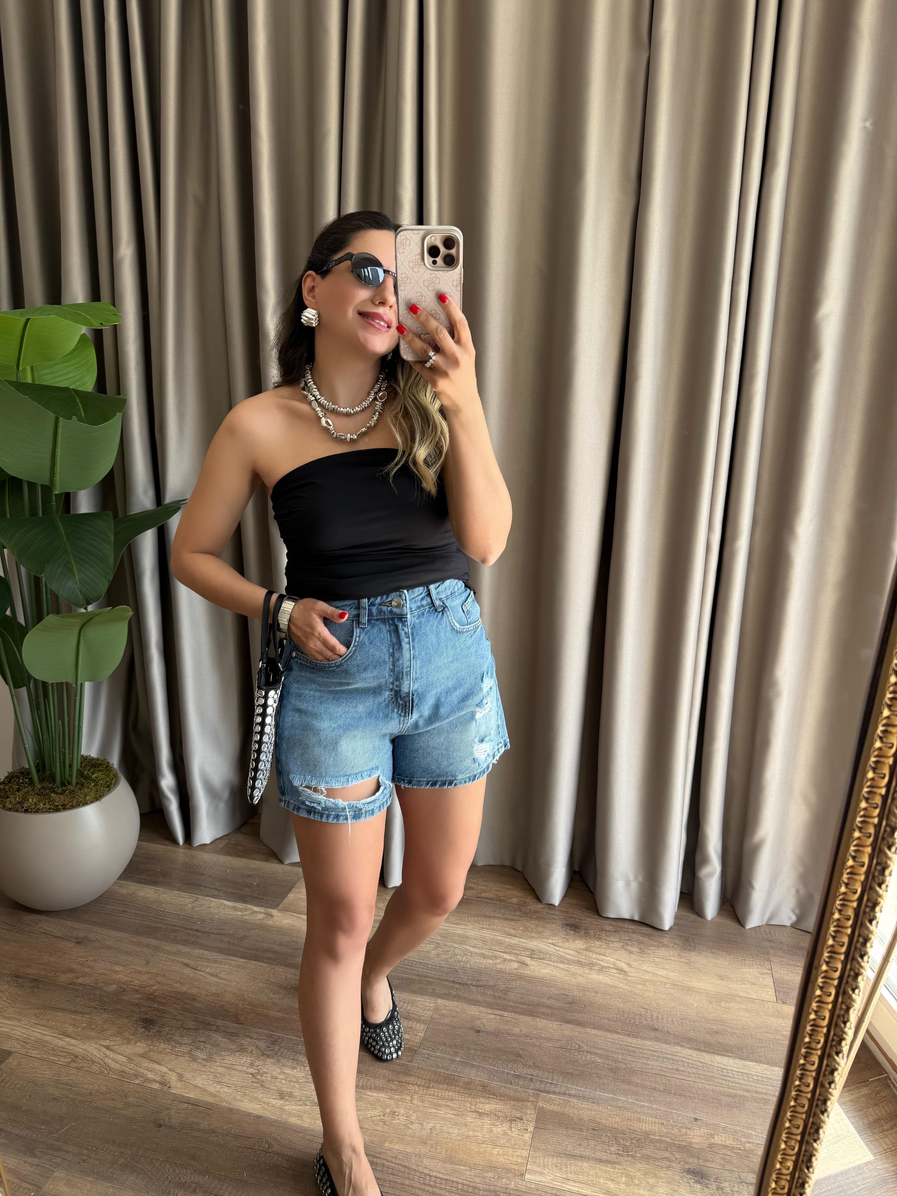 9634 Lazer Yırtık Detay Jean Şort