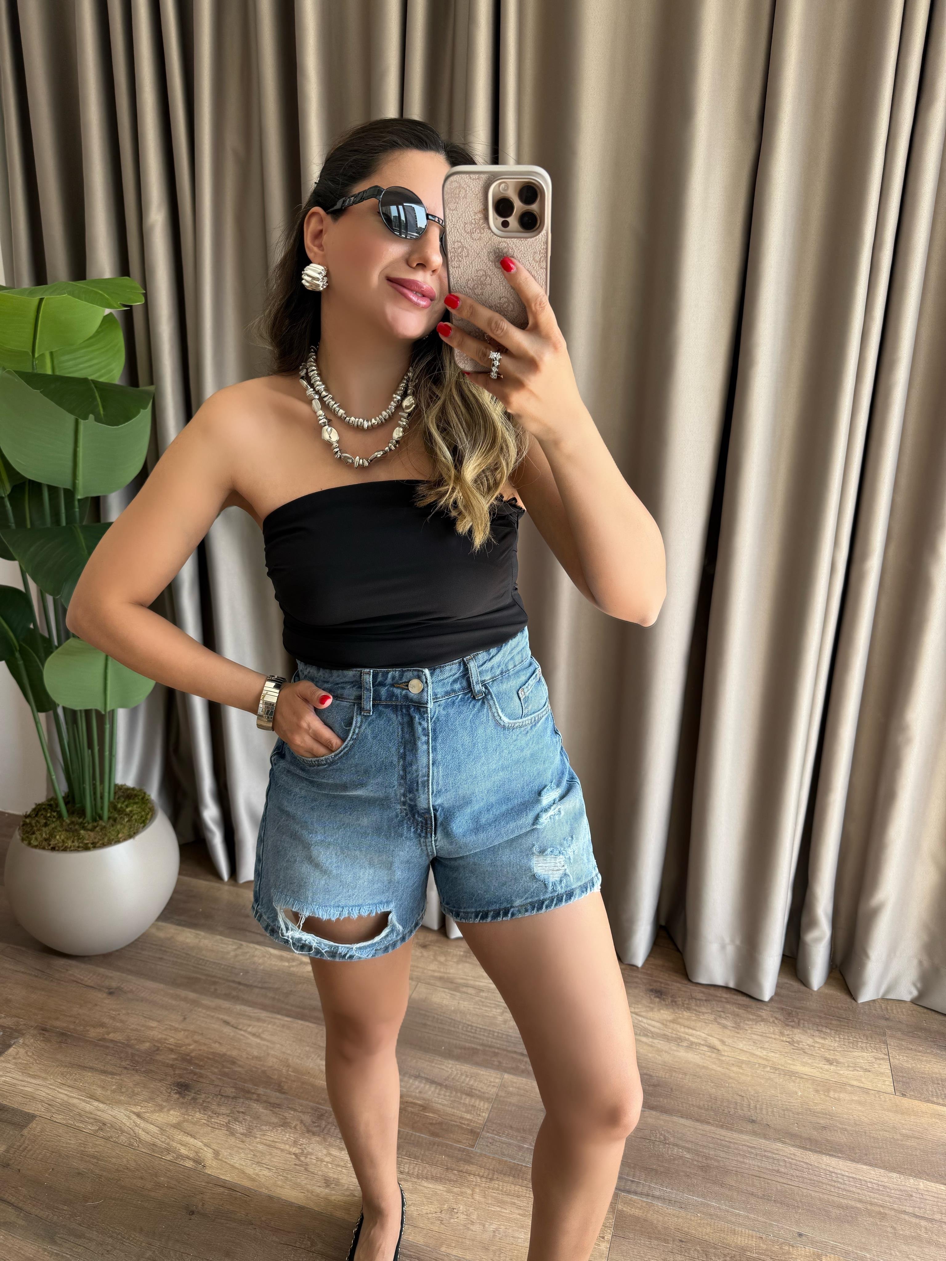 9634 Lazer Yırtık Detay Jean Şort