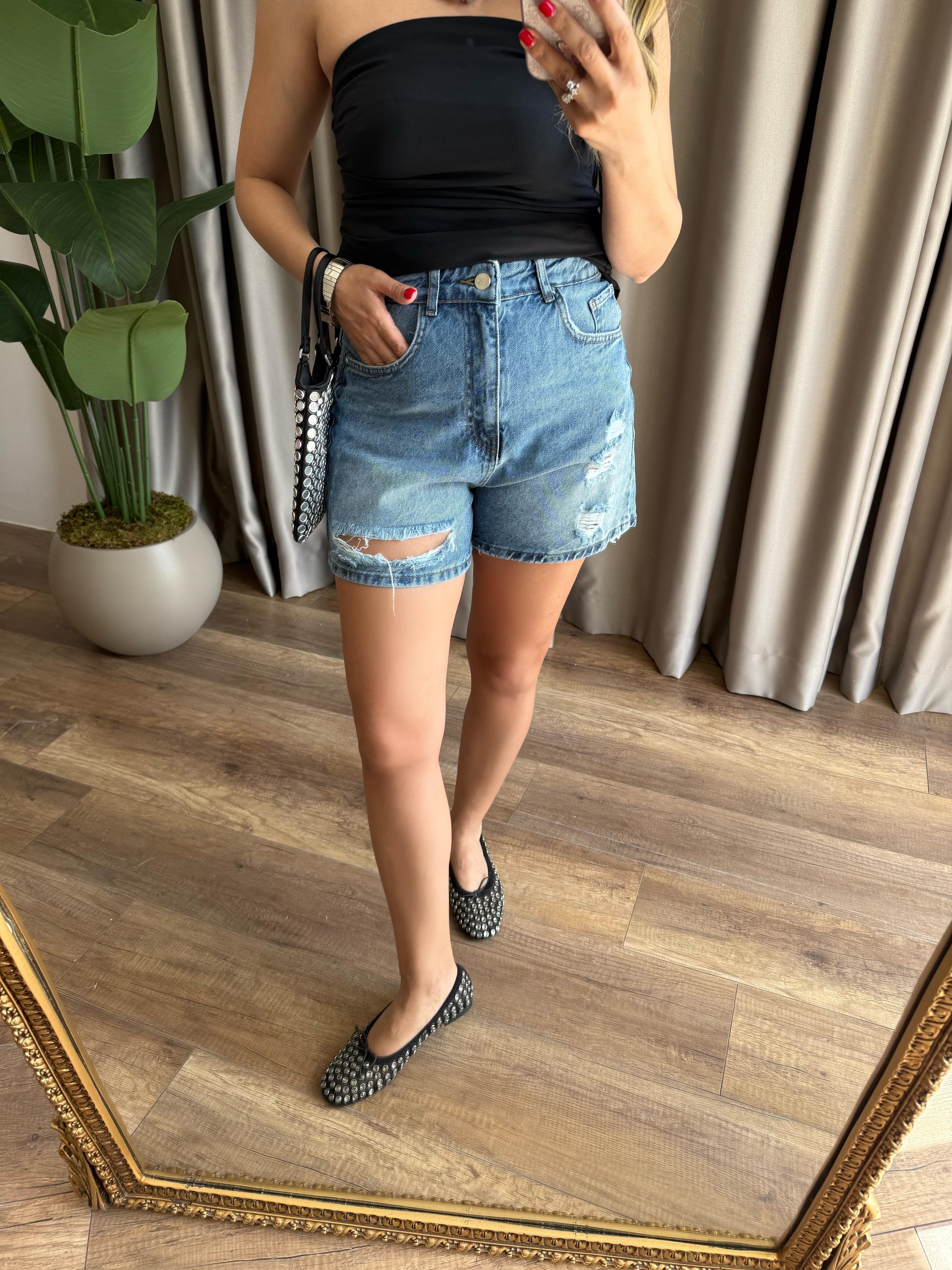 9634 Lazer Yırtık Detay Jean Şort