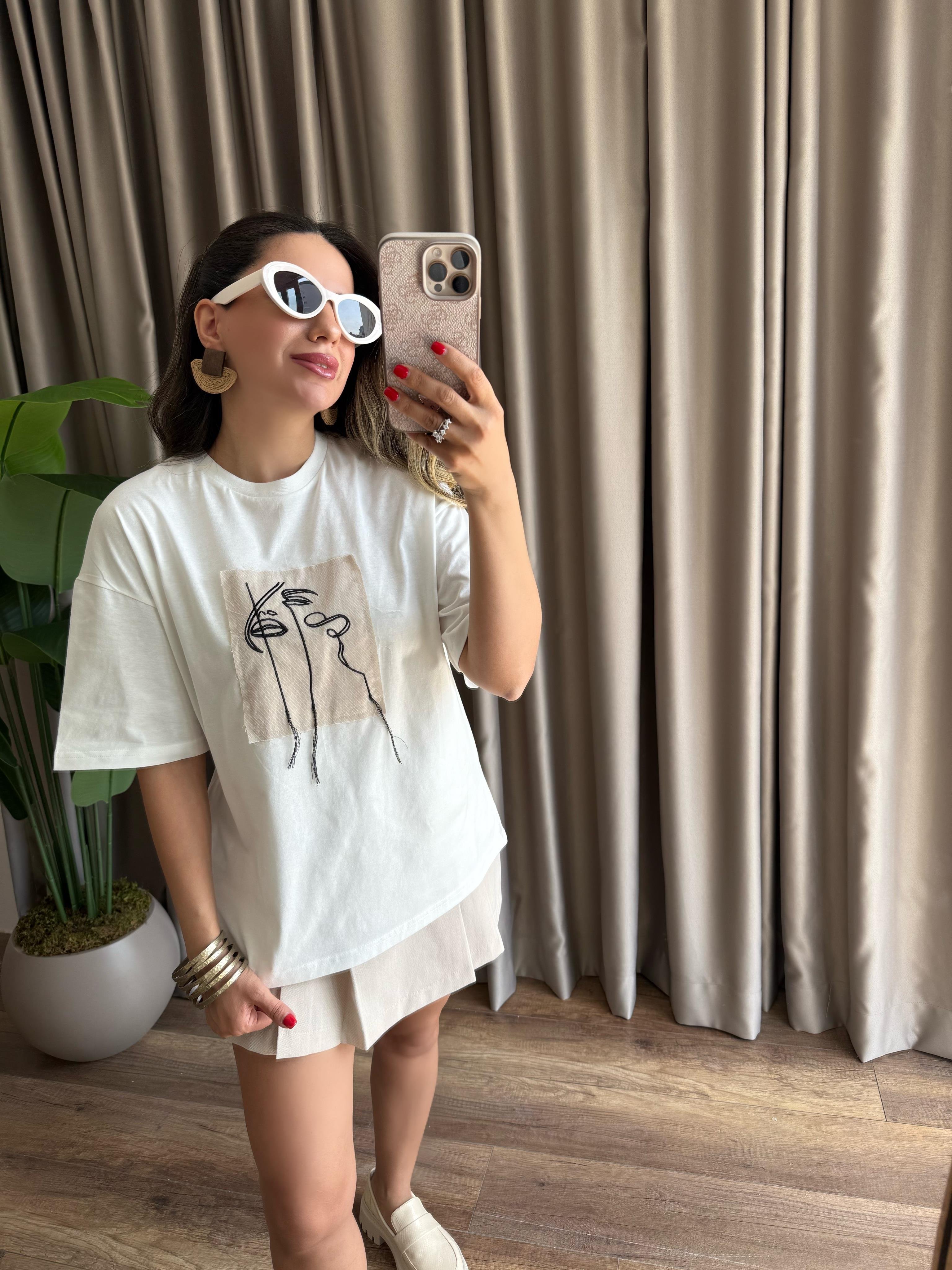 9641 Önü Bej Siyah Baskılı Tshirt