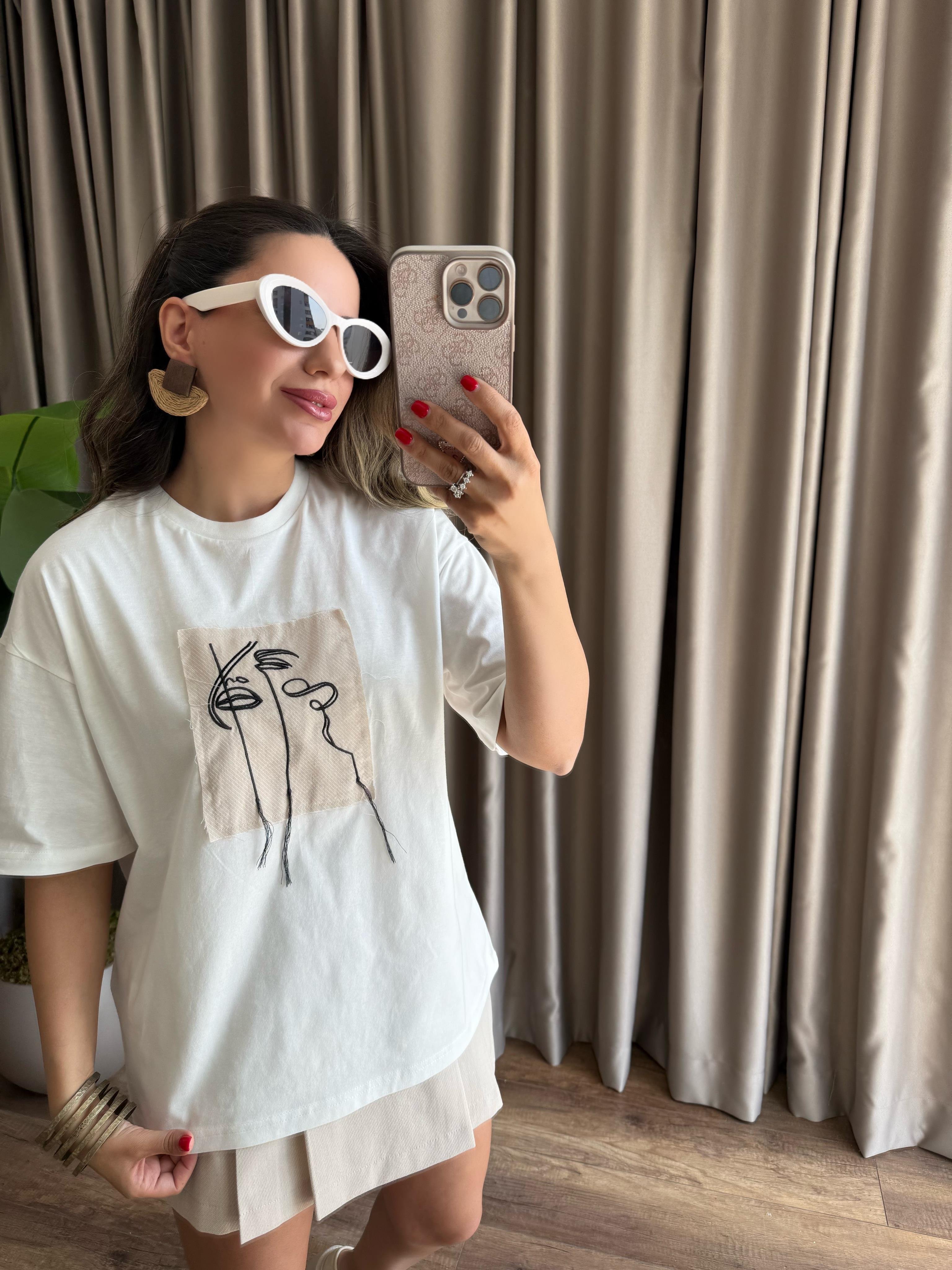9641 Önü Bej Siyah Baskılı Tshirt