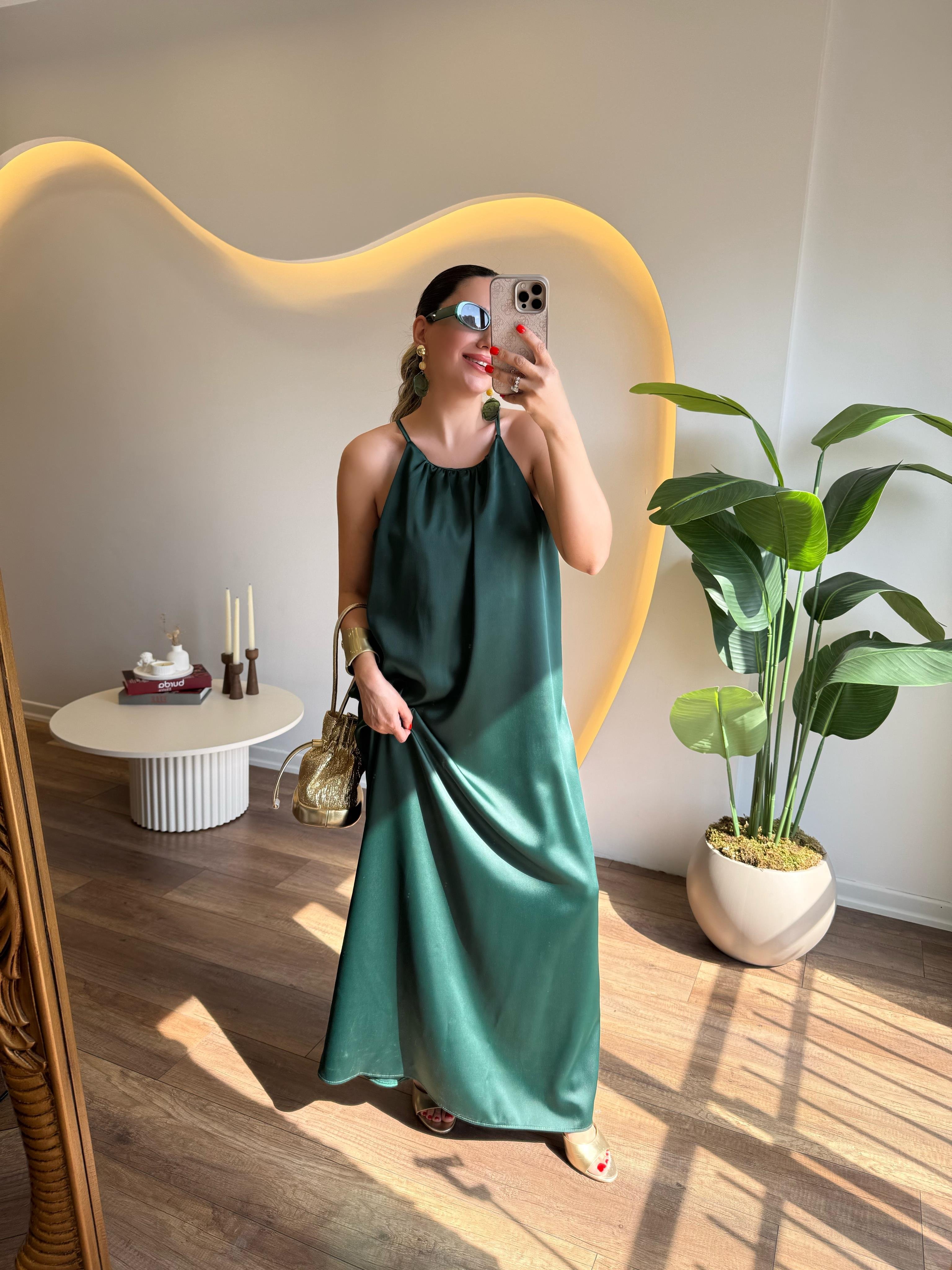 9728 Halter Yaka Saten Elbise