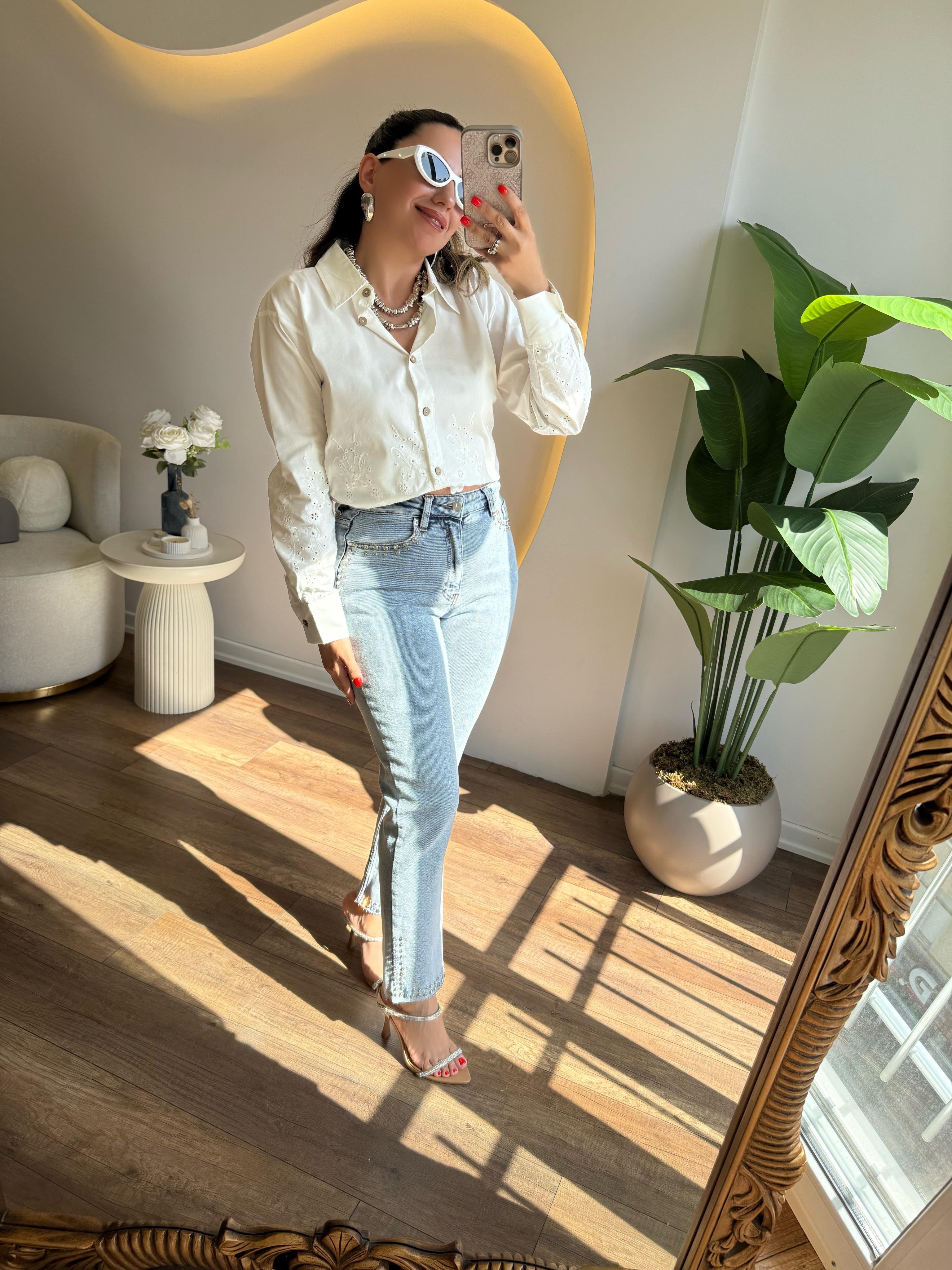 9763 Cepleri ve Paçası Taşlı Jean