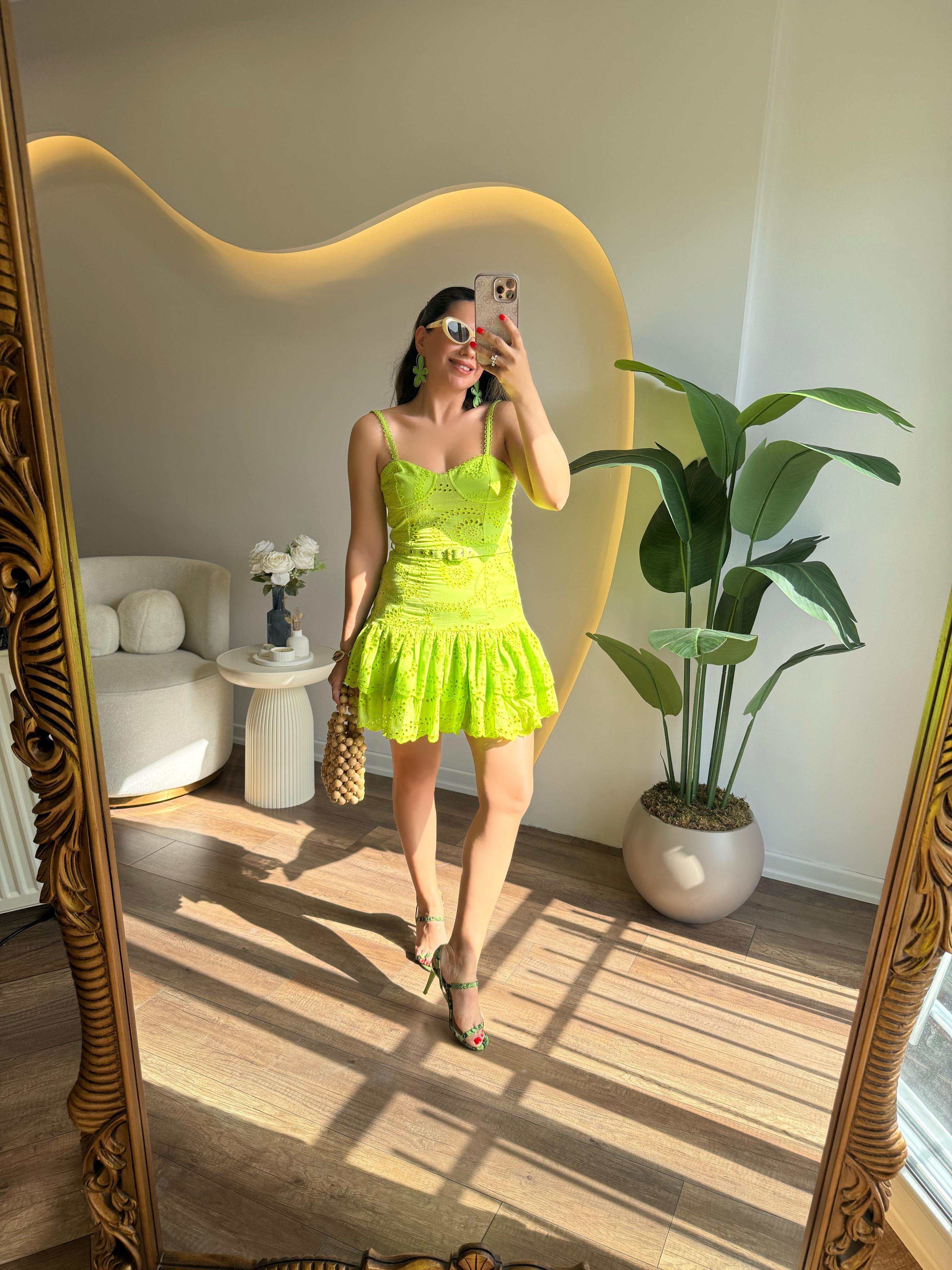 9798 Neon Yeşil Kemerli Elbise