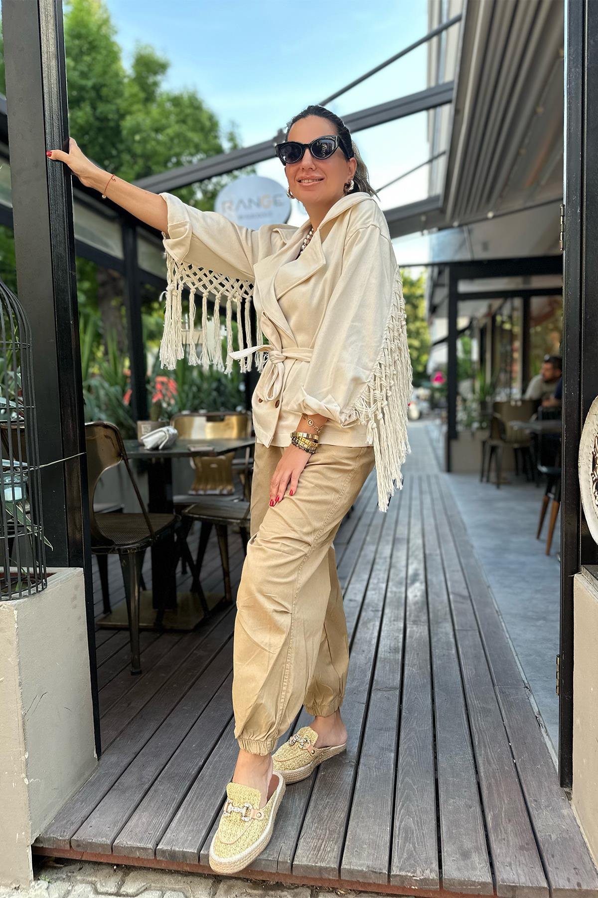 Arkası Makrome Detaylı Gabardin Ceket