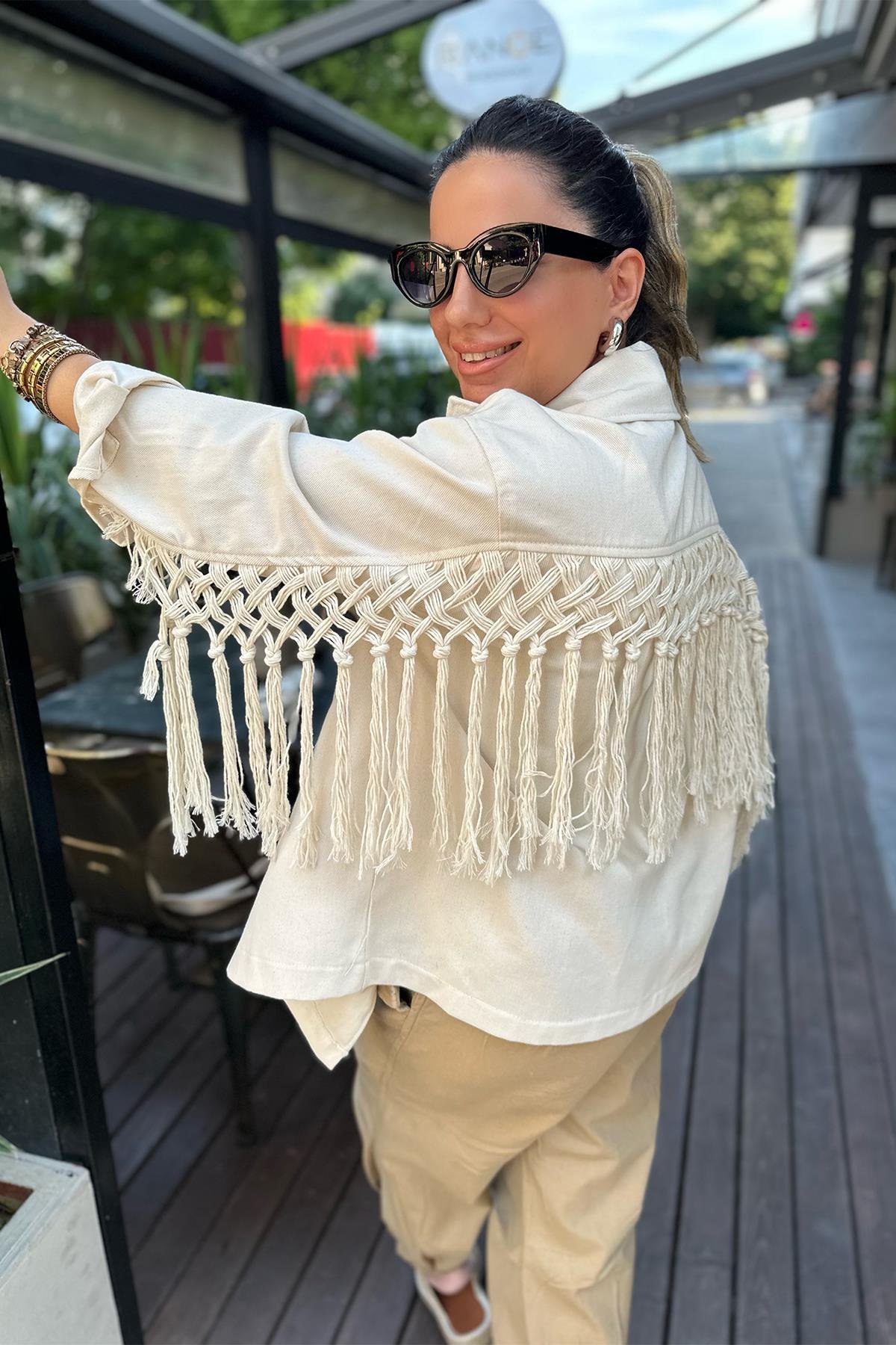 Arkası Makrome Detaylı Gabardin Ceket