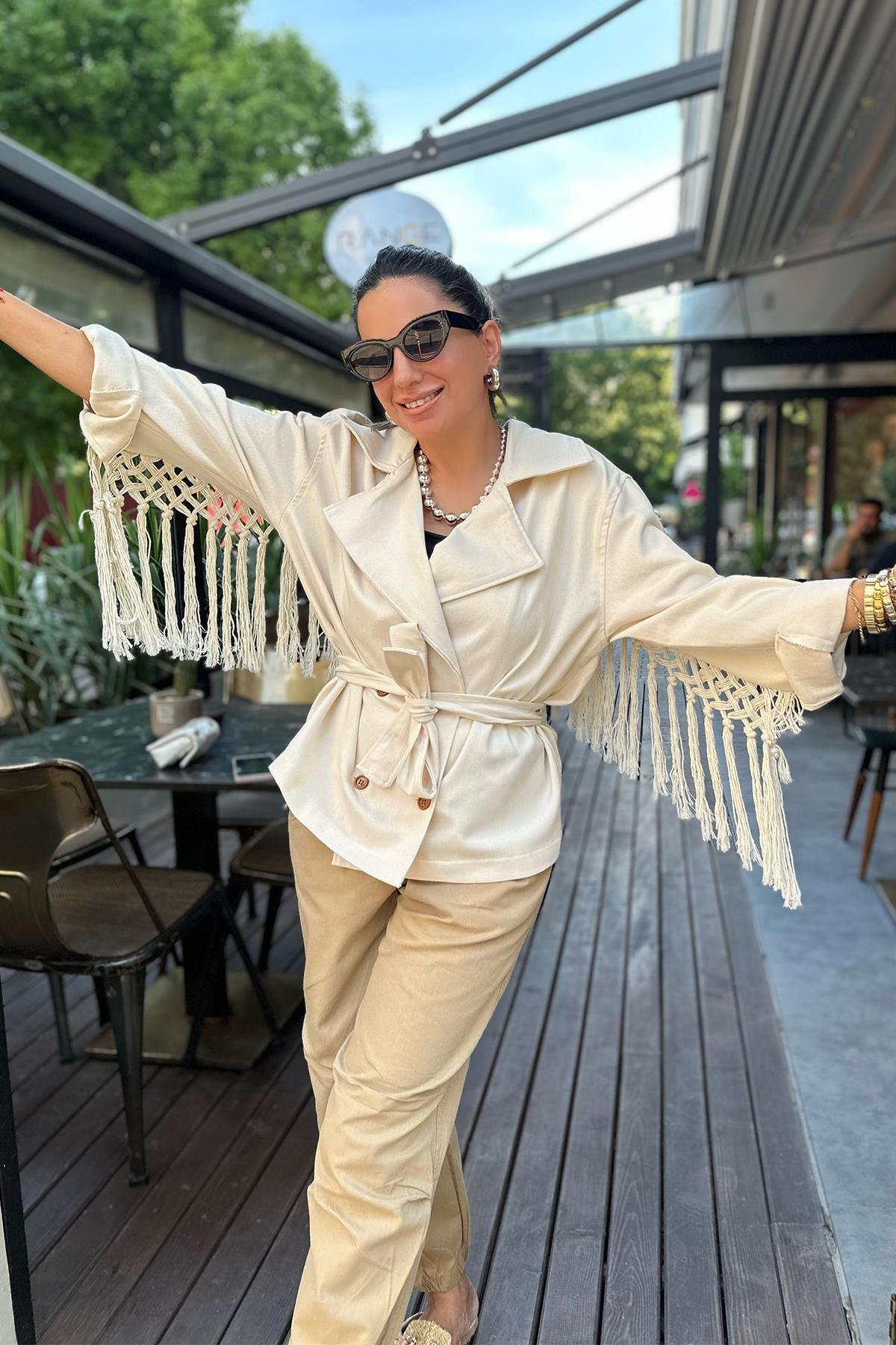 Arkası Makrome Detaylı Gabardin Ceket