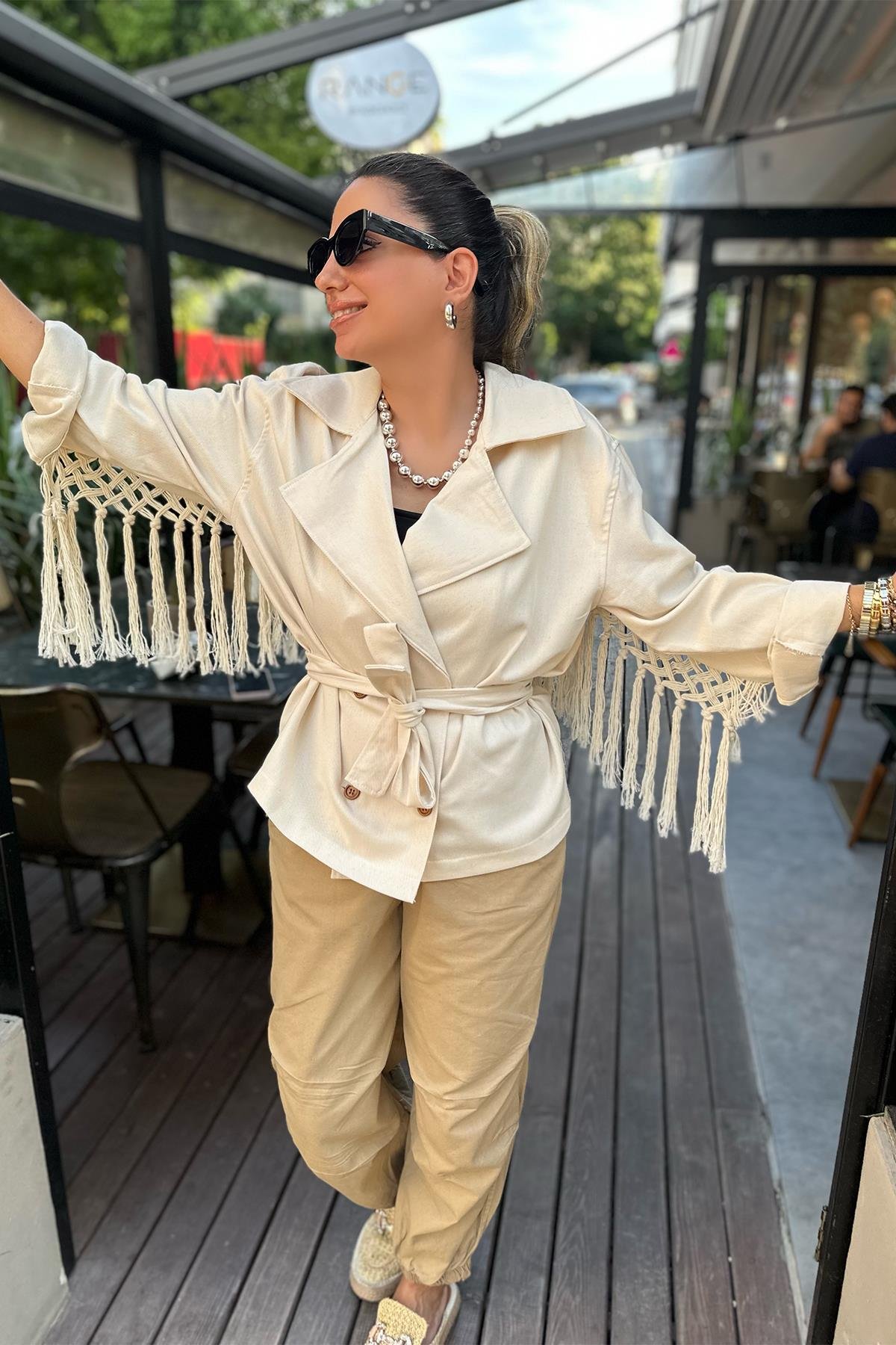 Arkası Makrome Detaylı Gabardin Ceket