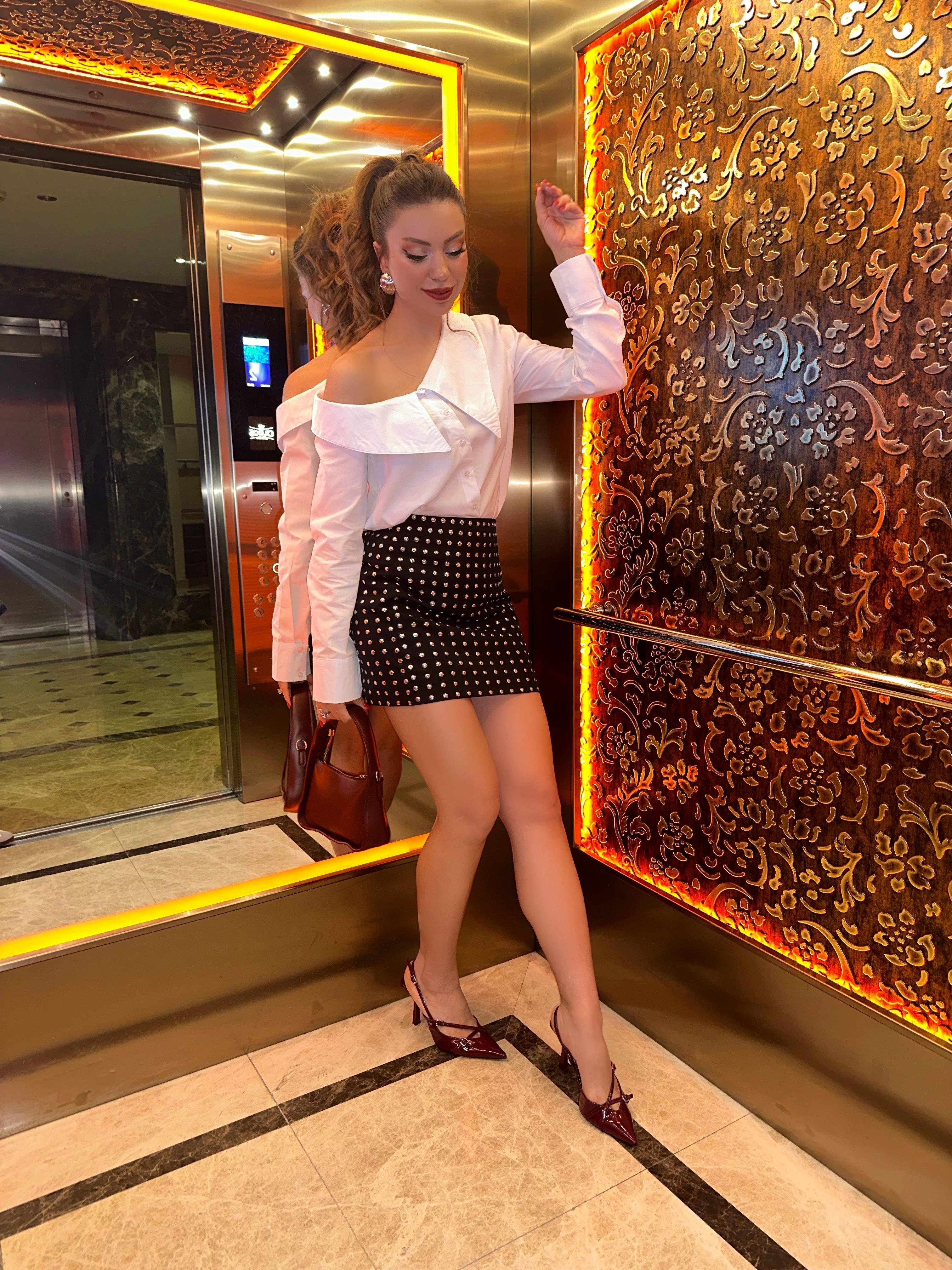 Asimetrik Kesim Beyaz Gömlek