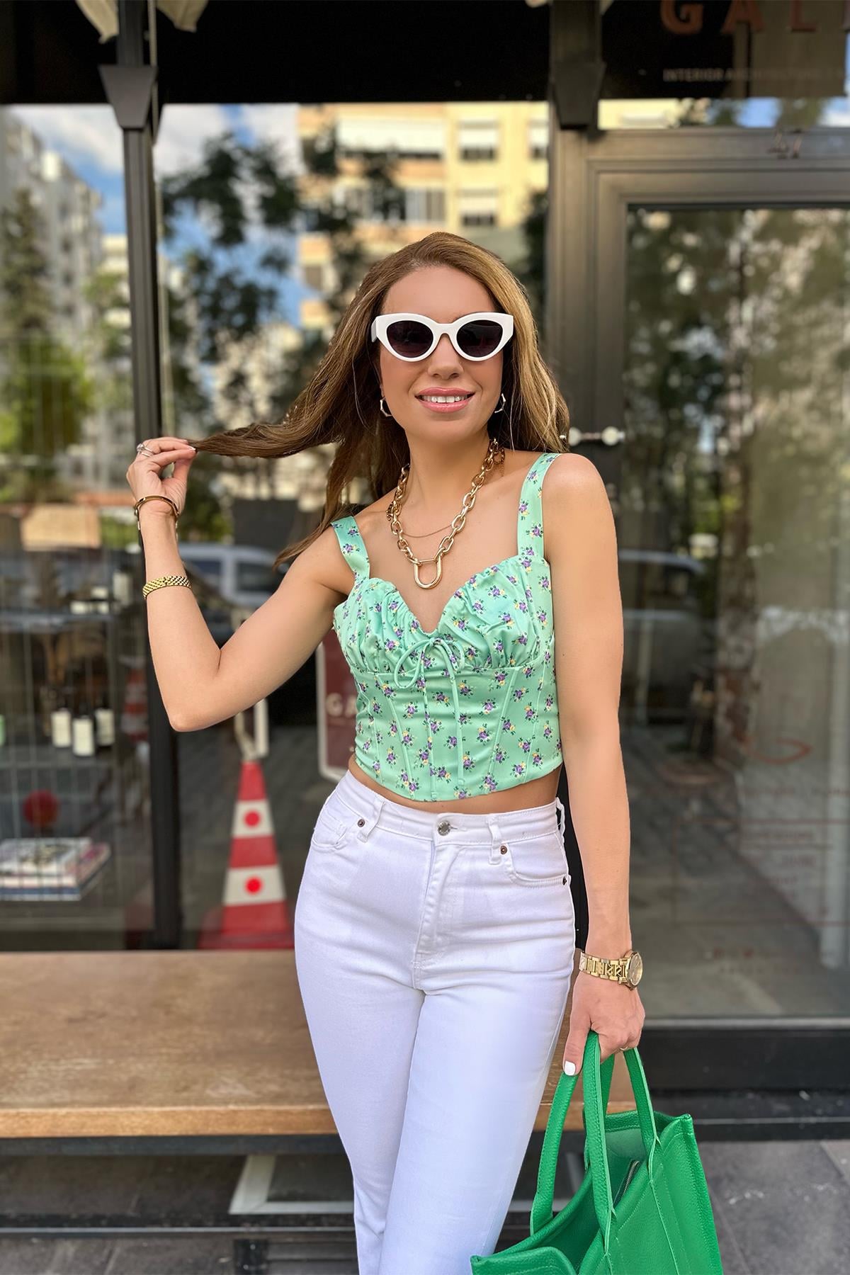 Askılı Çiçek Desenli Crop Bluz